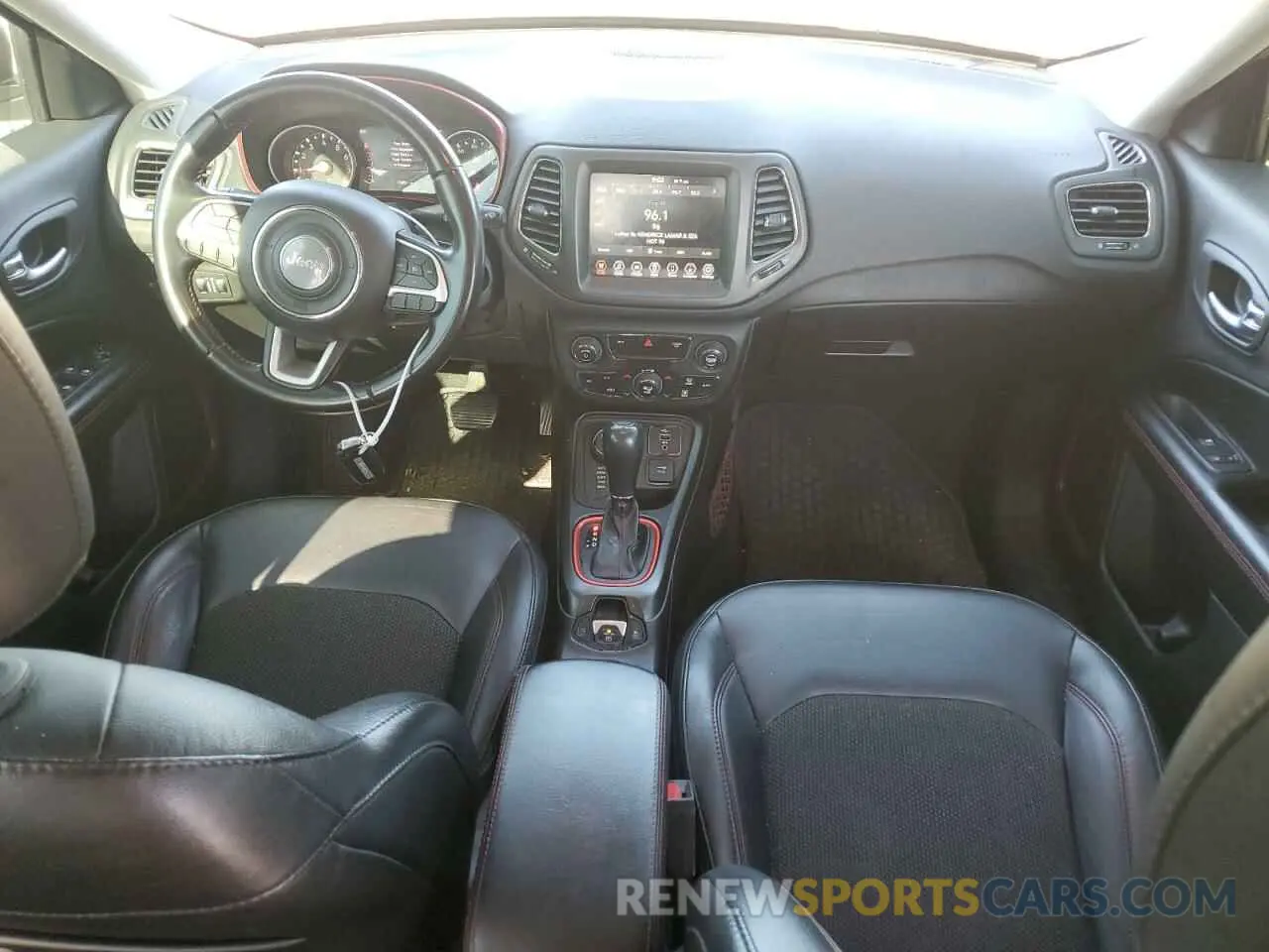 8 Photograph of a damaged car 3C4NJDDB4LT184212 JEEP COMPASS 2020