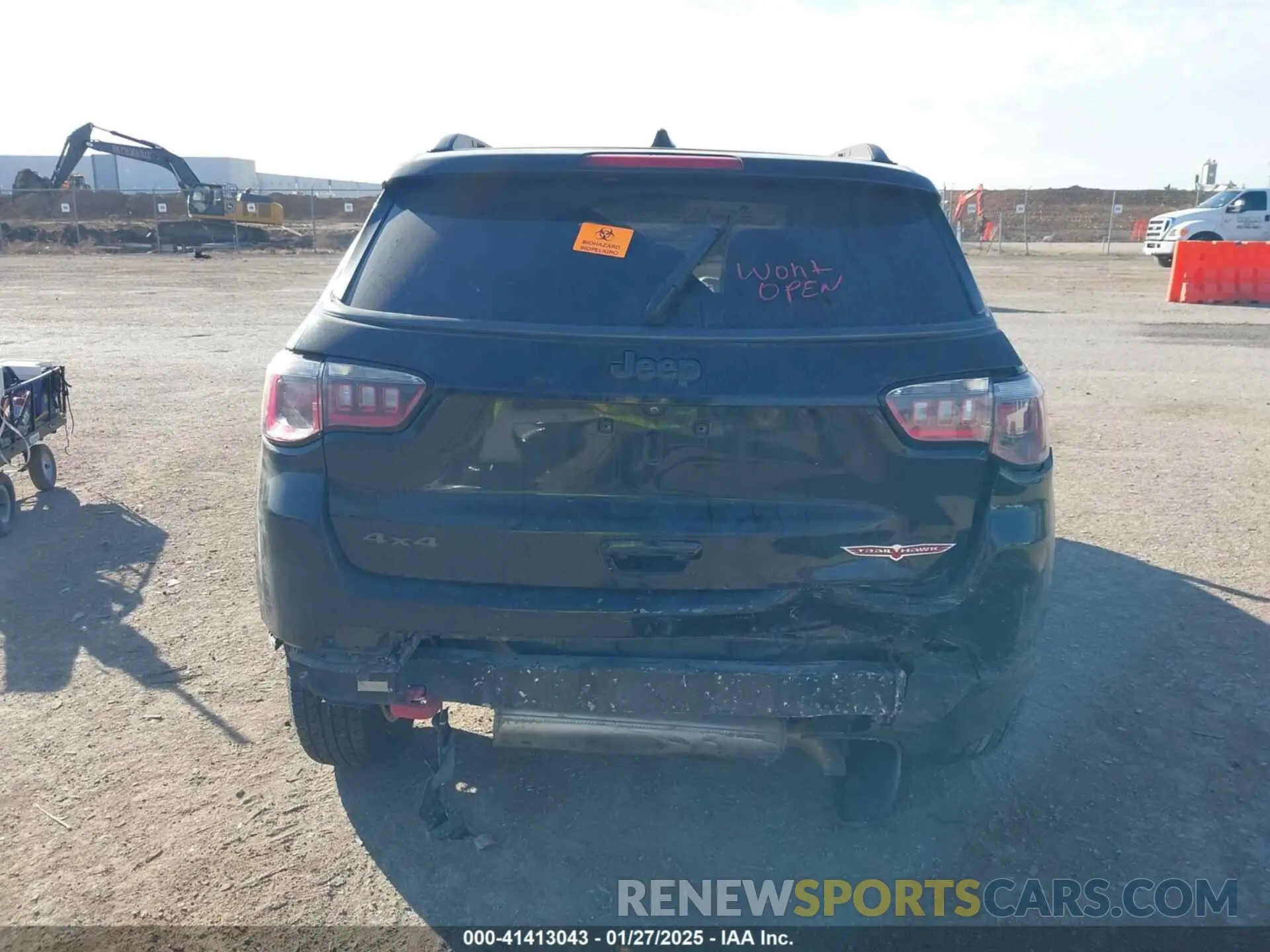 17 Photograph of a damaged car 3C4NJDDB4LT208038 JEEP COMPASS 2020