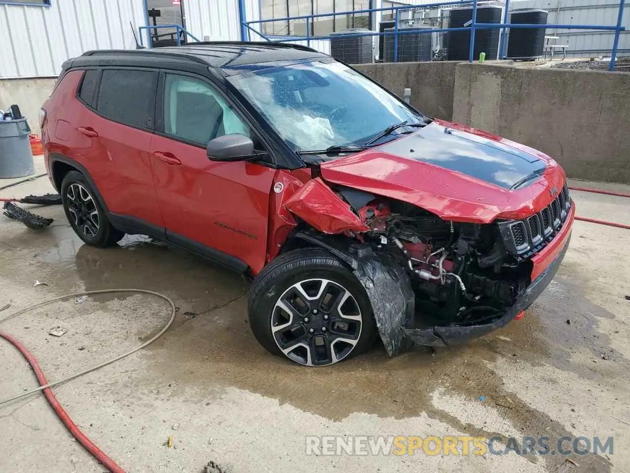 4 Photograph of a damaged car 3C4NJDDB5LT123810 JEEP COMPASS 2020