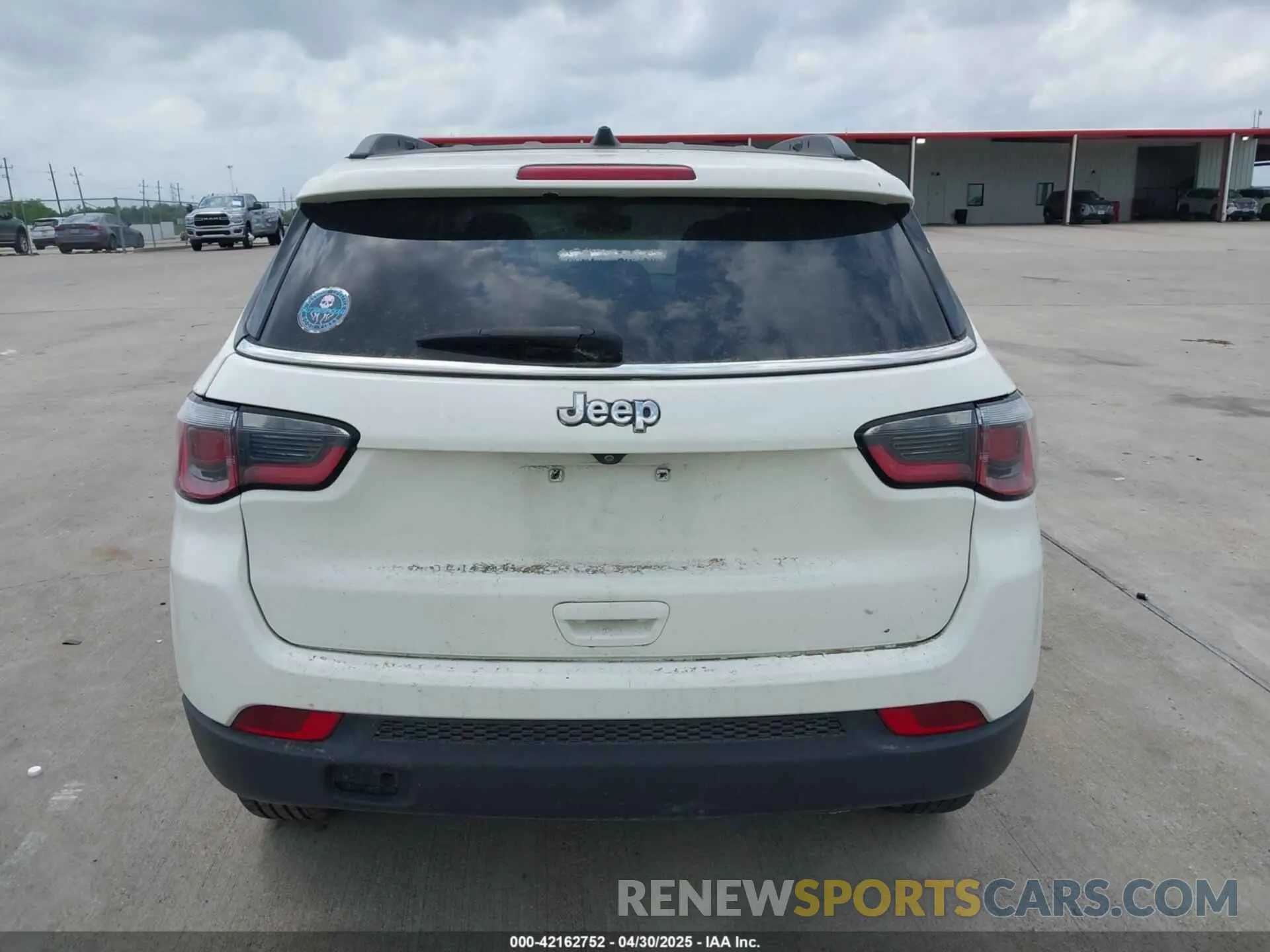 16 Photograph of a damaged car 3C4NJDDB5LT159559 JEEP COMPASS 2020