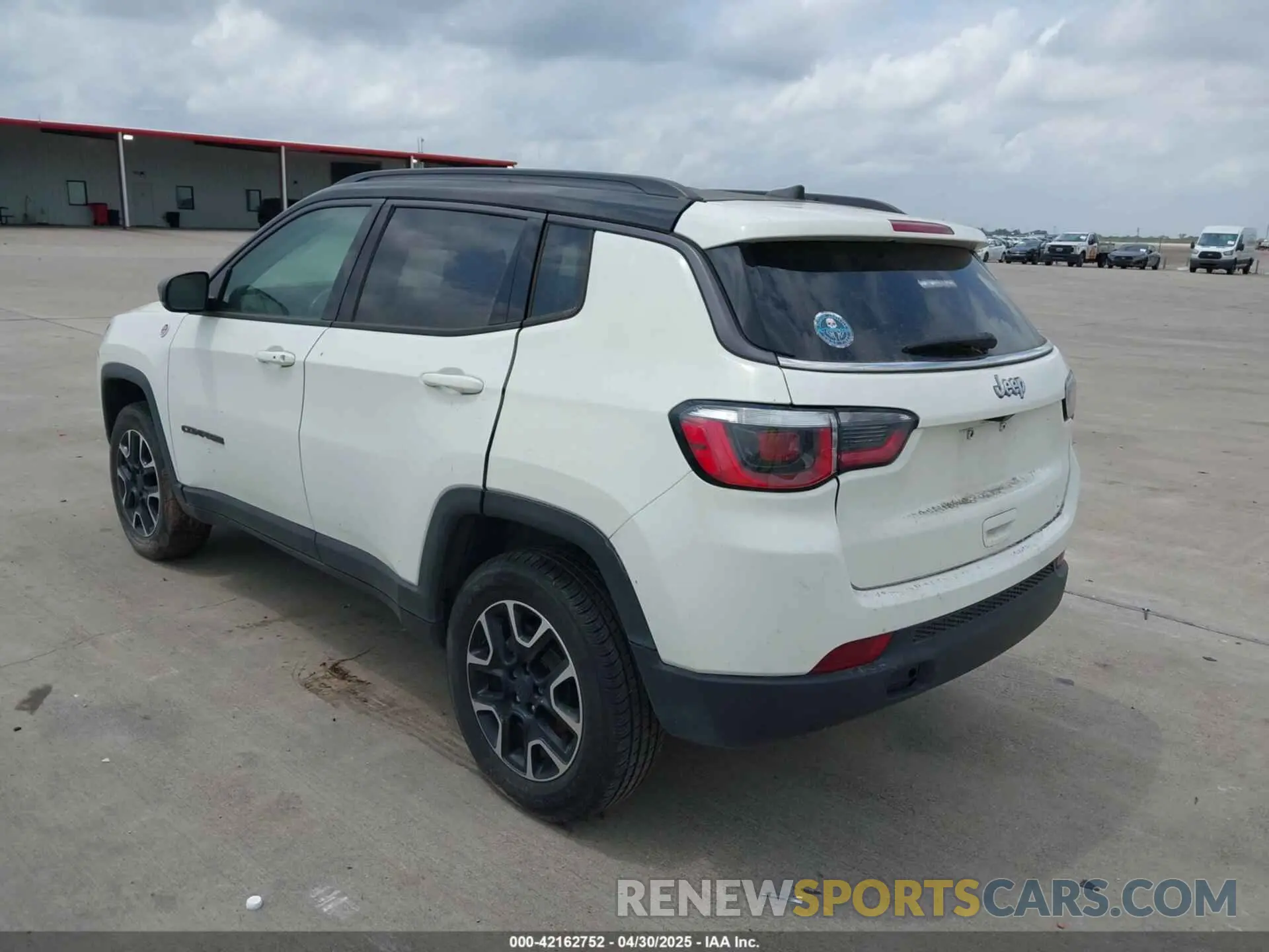 3 Photograph of a damaged car 3C4NJDDB5LT159559 JEEP COMPASS 2020