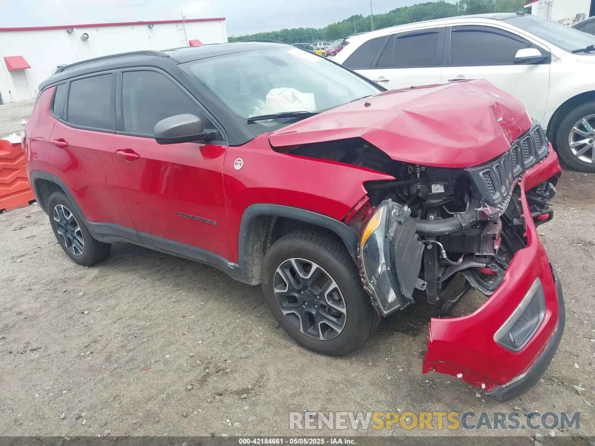 1 Photograph of a damaged car 3C4NJDDB5LT166656 JEEP COMPASS 2020
