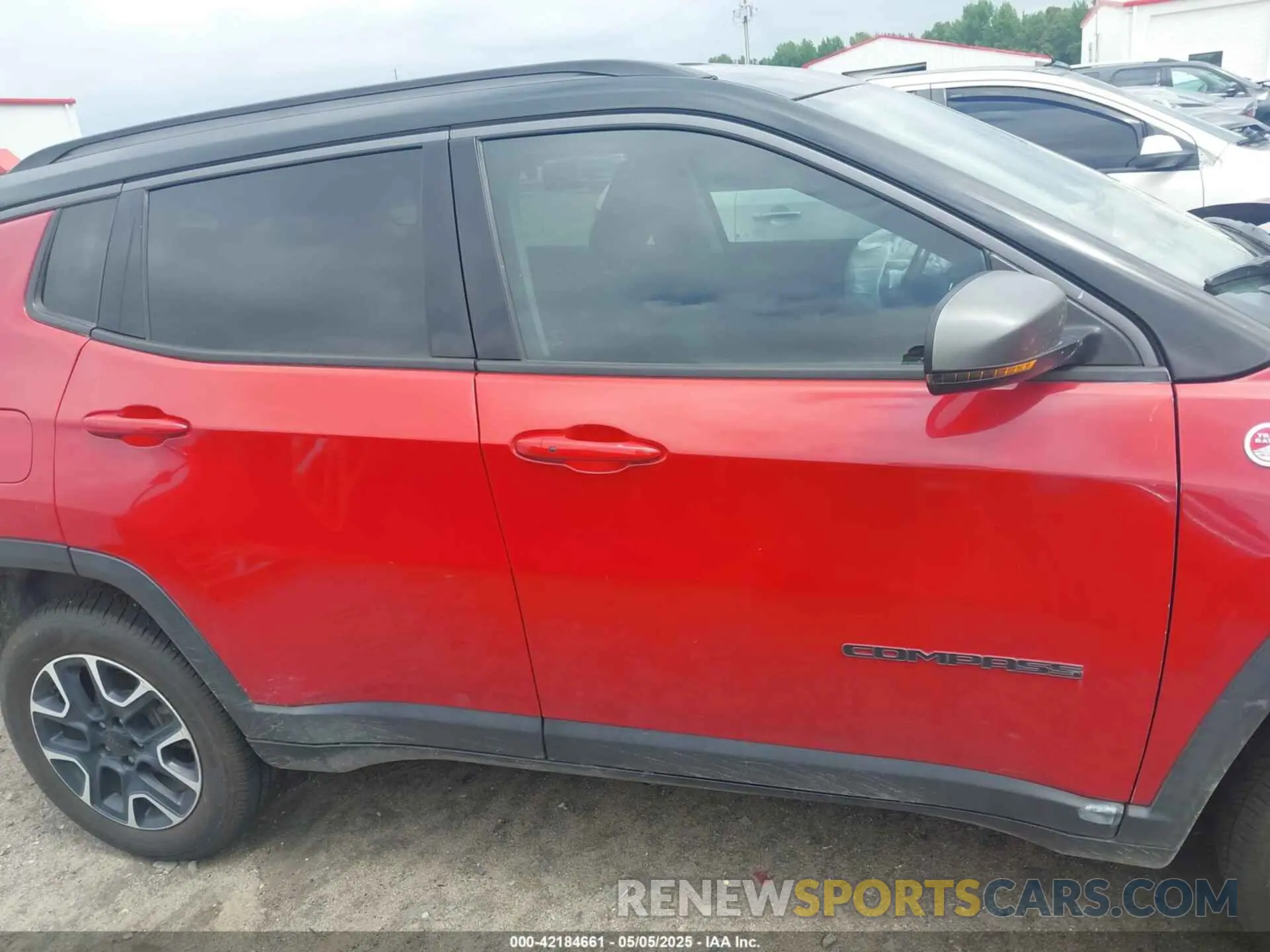 13 Photograph of a damaged car 3C4NJDDB5LT166656 JEEP COMPASS 2020