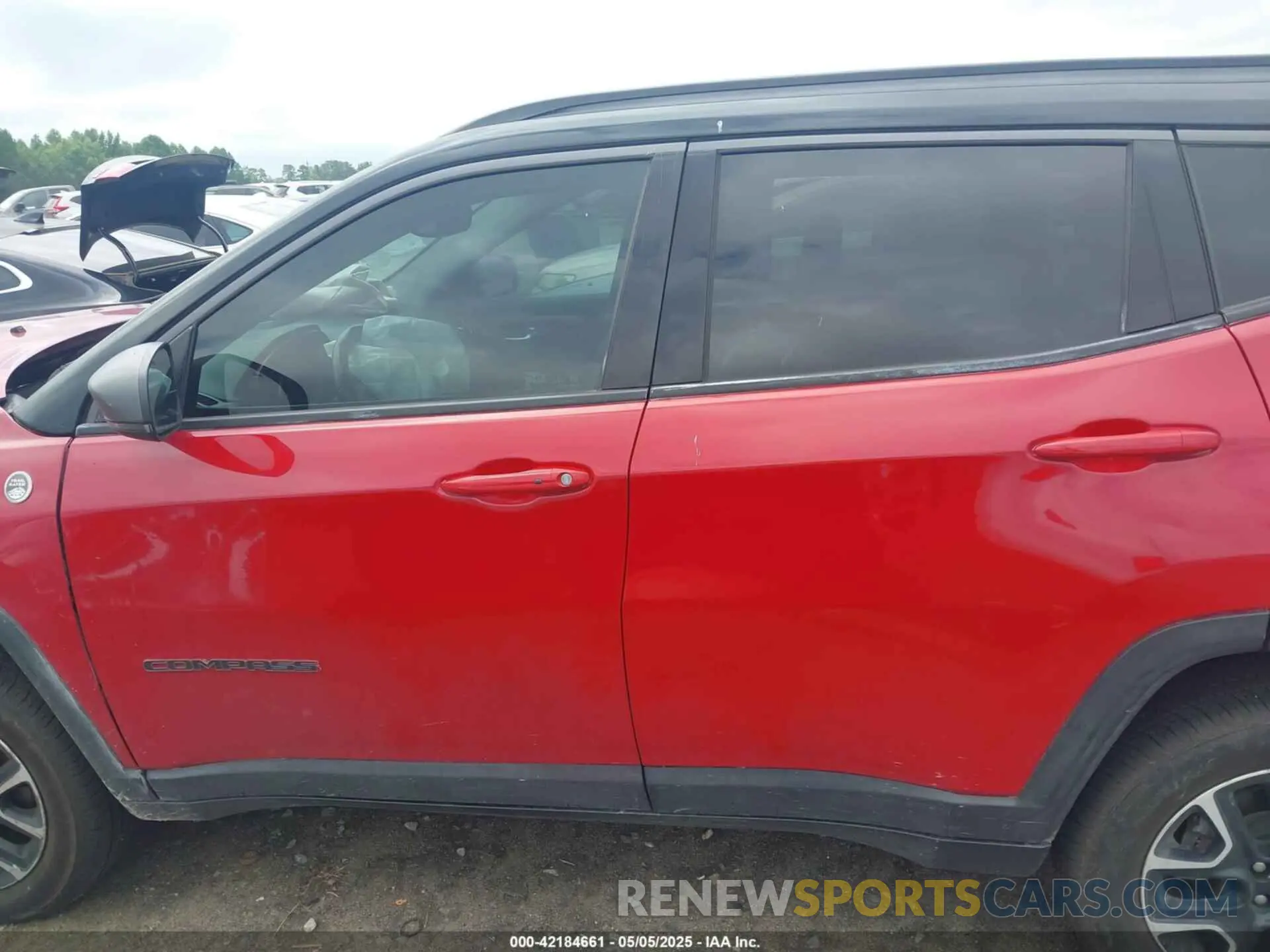 14 Photograph of a damaged car 3C4NJDDB5LT166656 JEEP COMPASS 2020