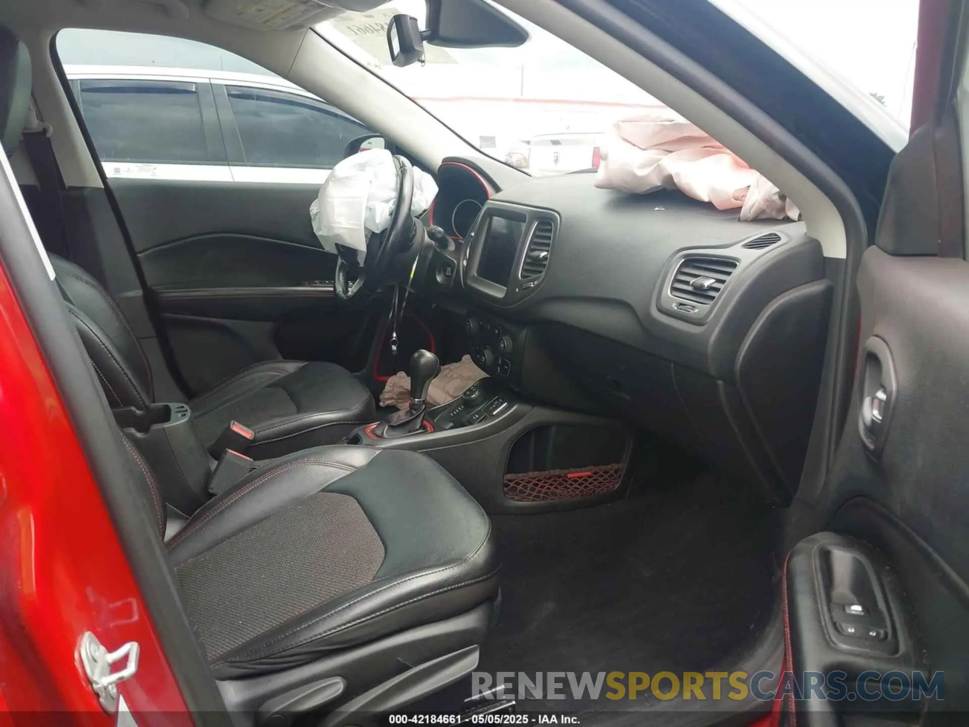 5 Photograph of a damaged car 3C4NJDDB5LT166656 JEEP COMPASS 2020