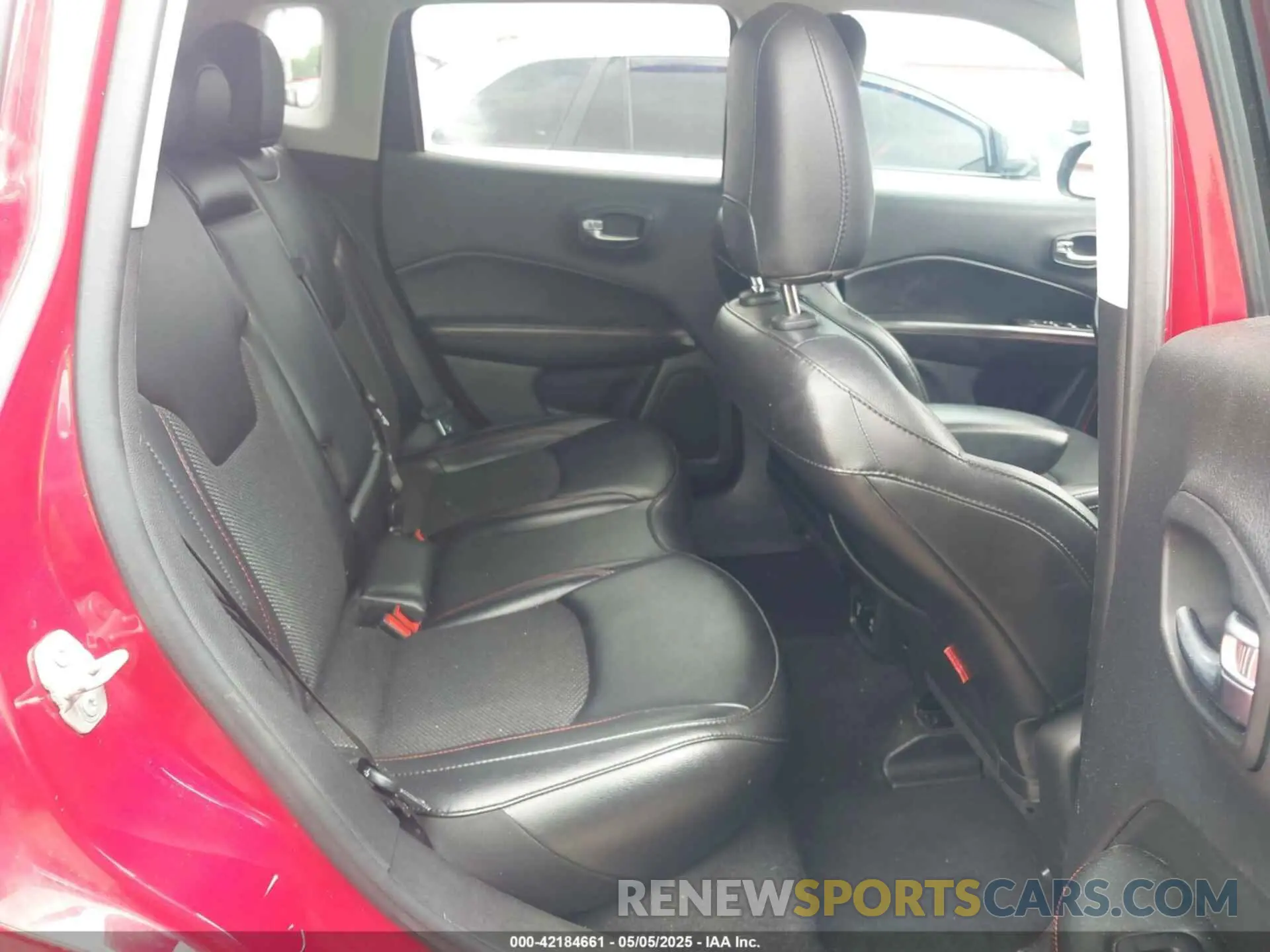 8 Photograph of a damaged car 3C4NJDDB5LT166656 JEEP COMPASS 2020
