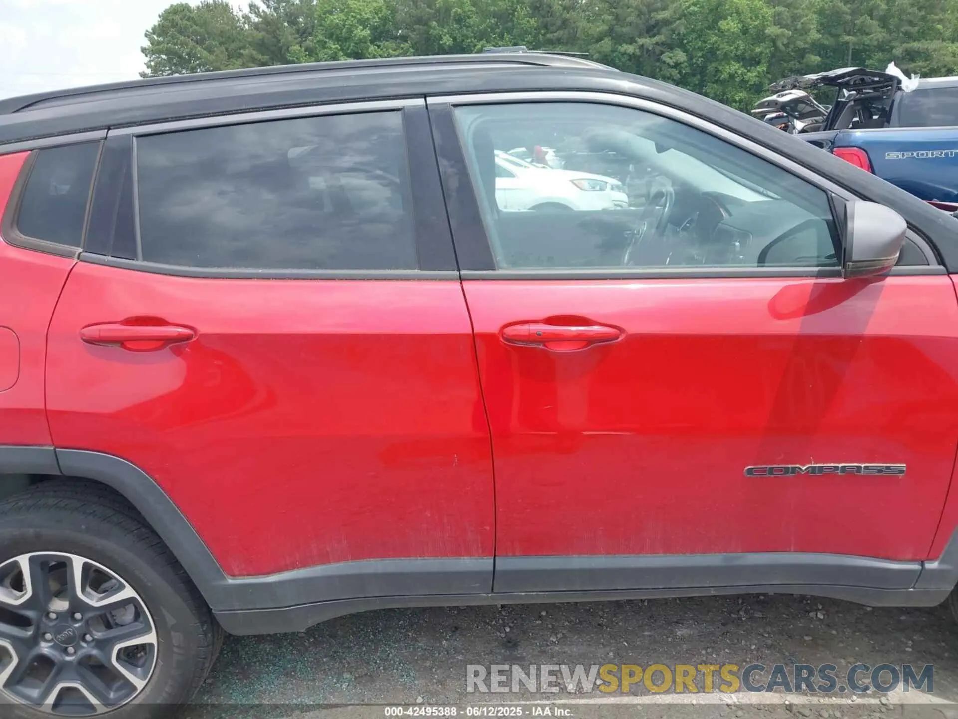 13 Photograph of a damaged car 3C4NJDDB5LT221591 JEEP COMPASS 2020