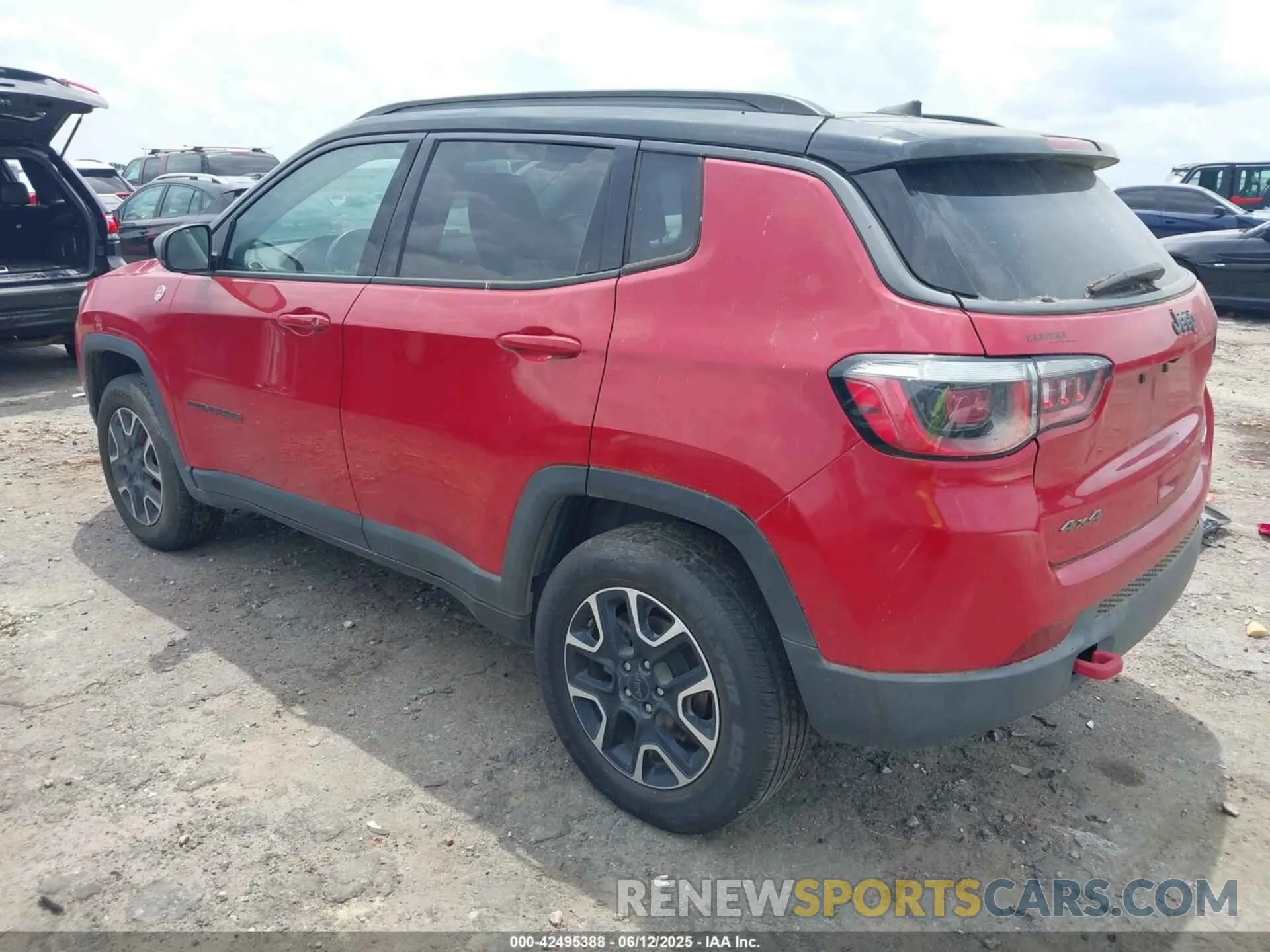 3 Photograph of a damaged car 3C4NJDDB5LT221591 JEEP COMPASS 2020