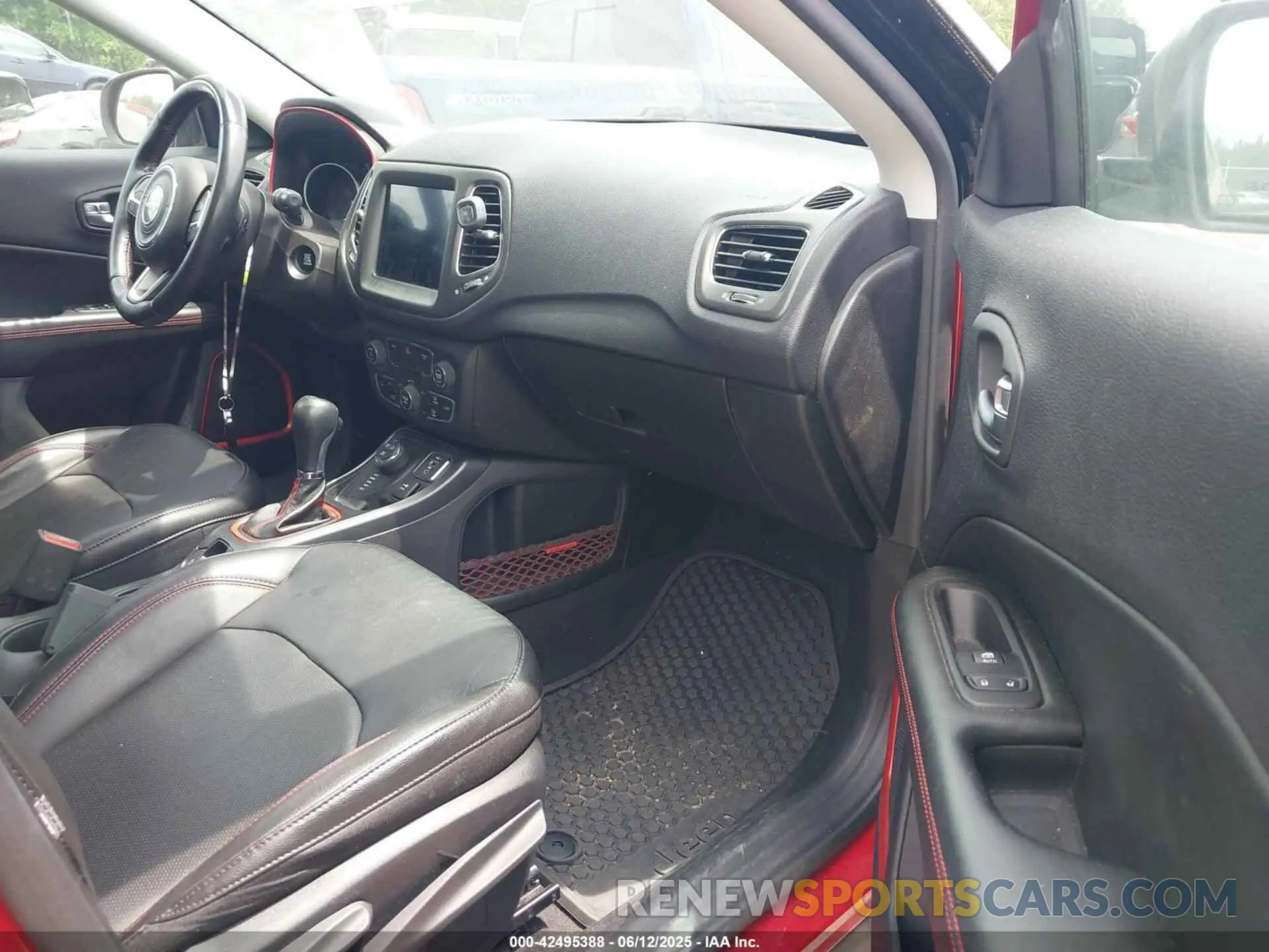 5 Photograph of a damaged car 3C4NJDDB5LT221591 JEEP COMPASS 2020
