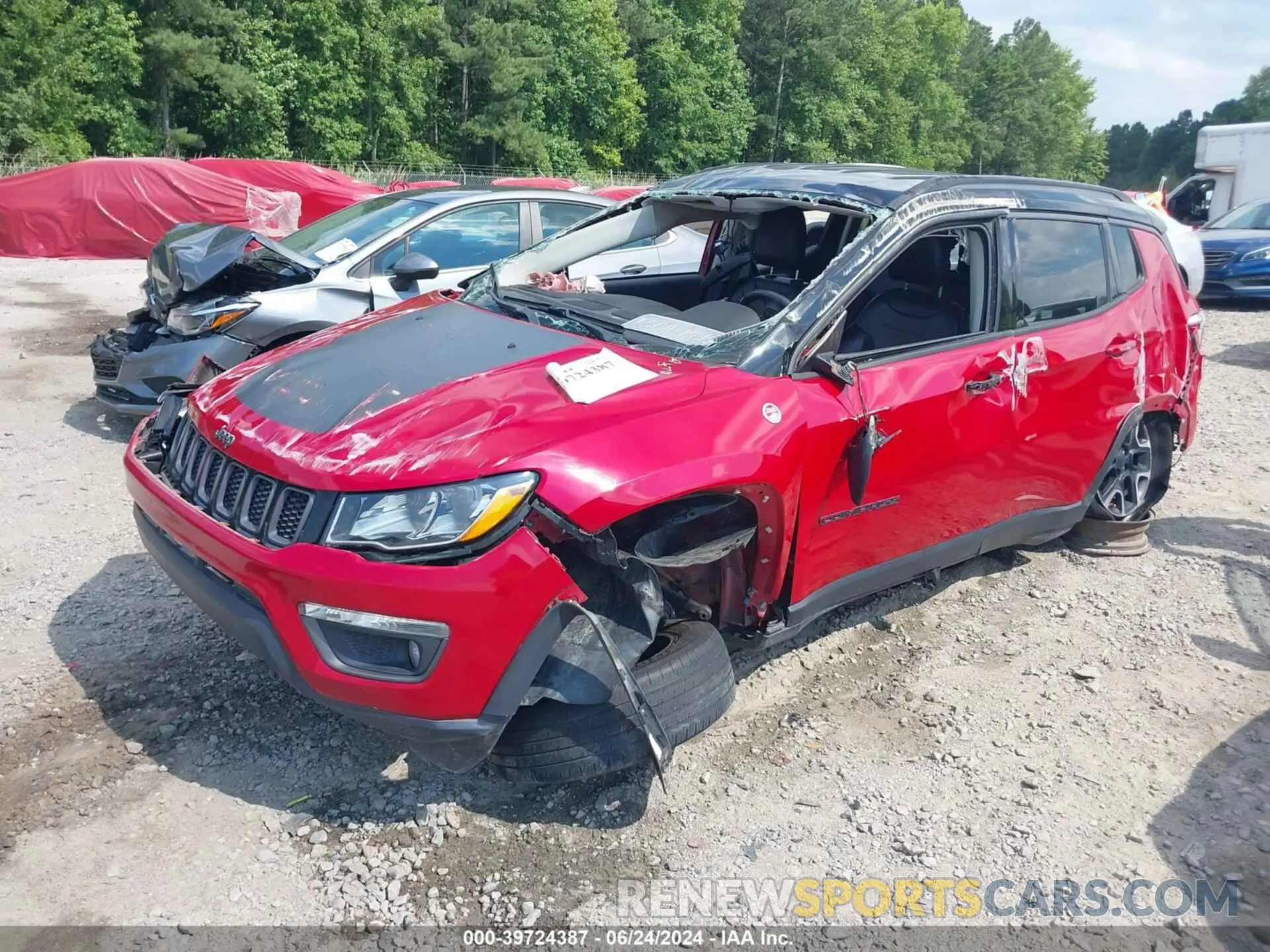 2 Photograph of a damaged car 3C4NJDDB6LT111567 JEEP COMPASS 2020