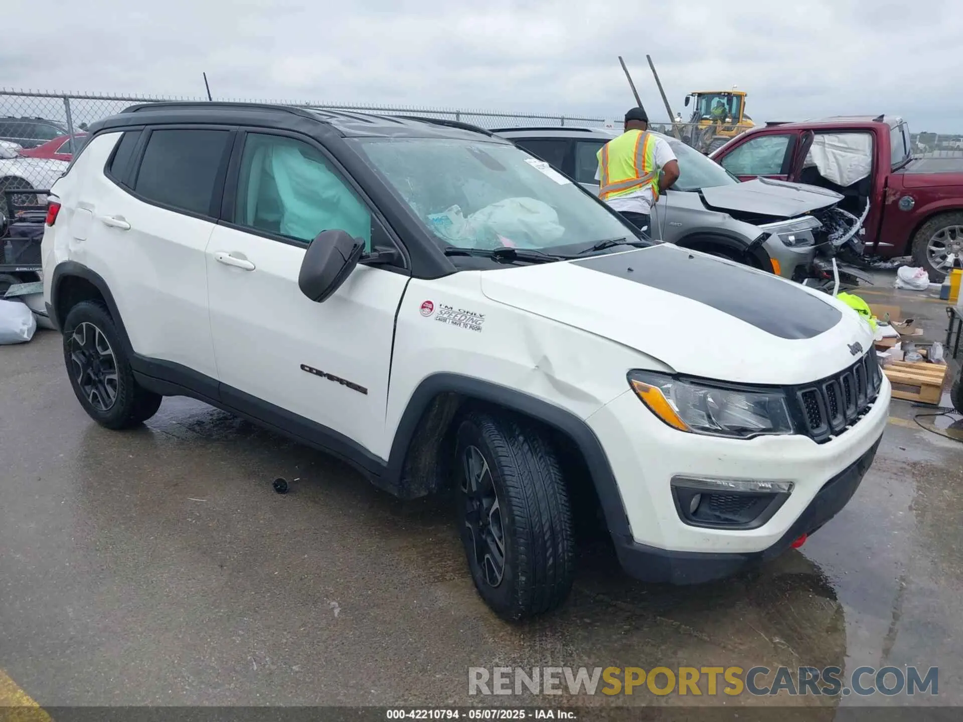 1 Photograph of a damaged car 3C4NJDDB6LT126585 JEEP COMPASS 2020