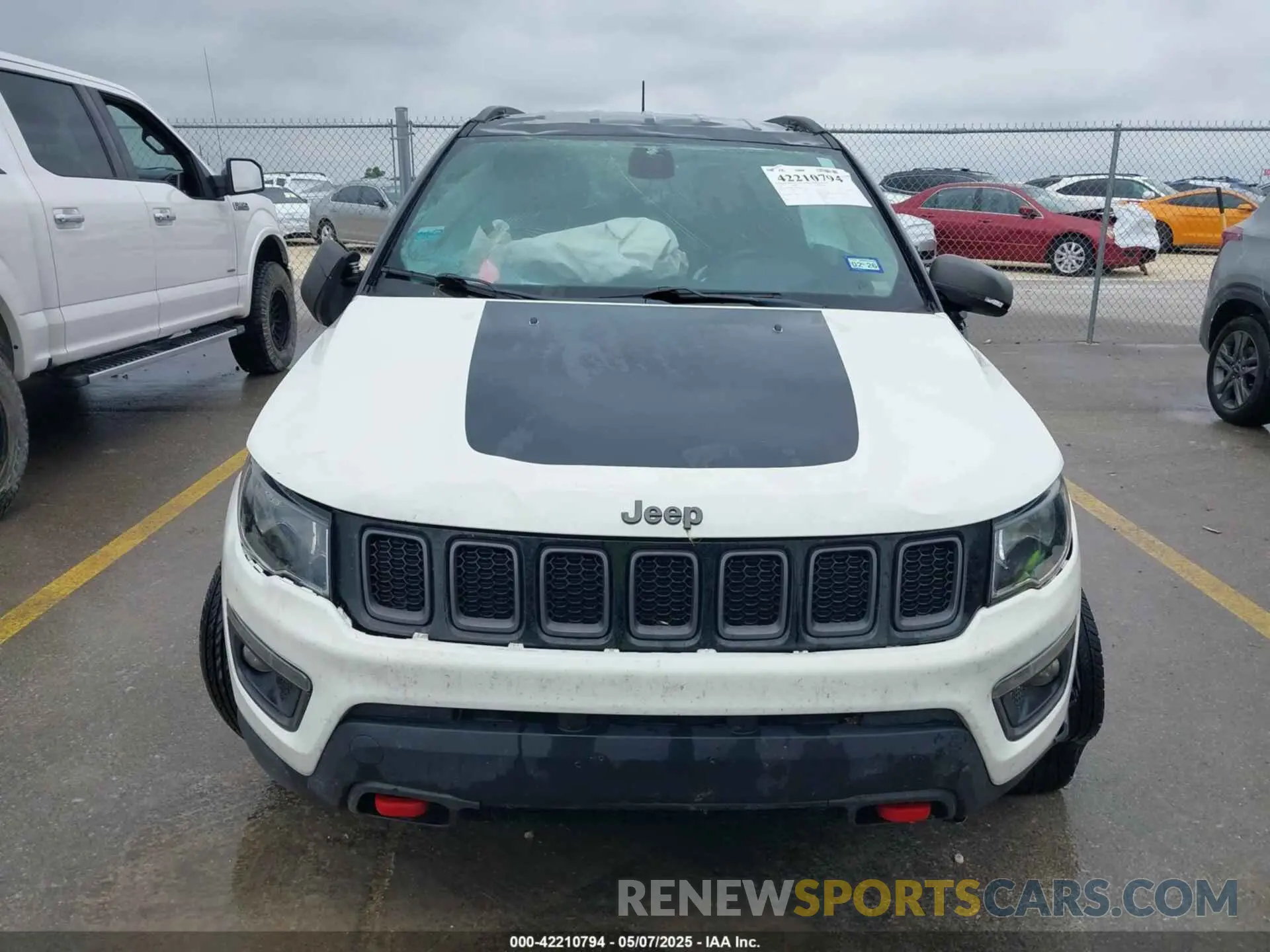 12 Photograph of a damaged car 3C4NJDDB6LT126585 JEEP COMPASS 2020