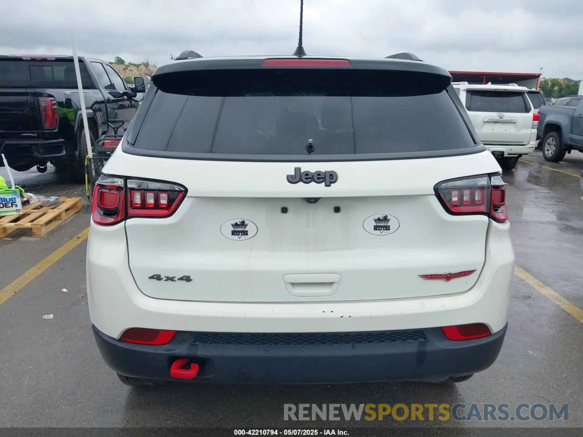 16 Photograph of a damaged car 3C4NJDDB6LT126585 JEEP COMPASS 2020