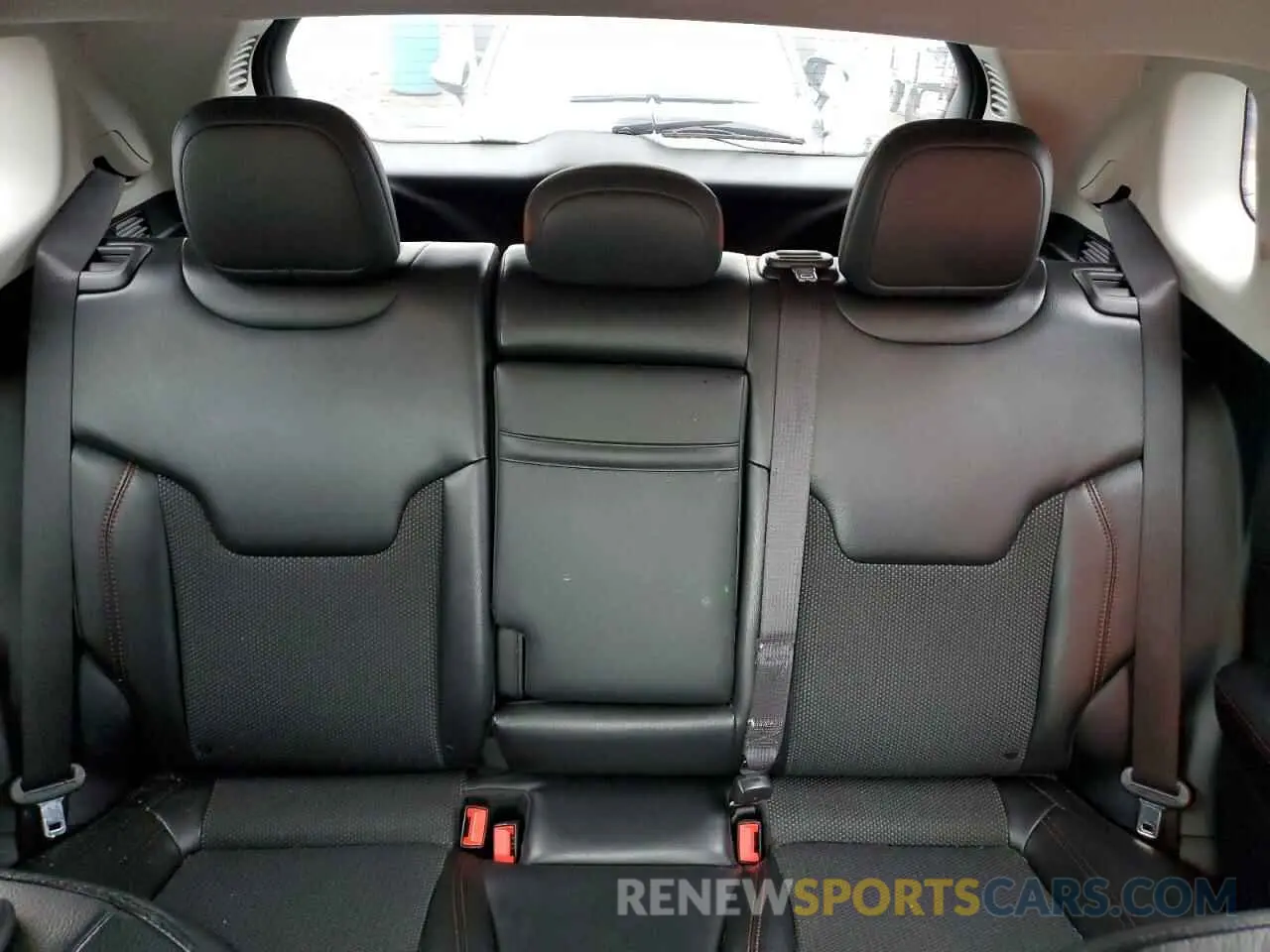 10 Photograph of a damaged car 3C4NJDDB6LT127557 JEEP COMPASS 2020