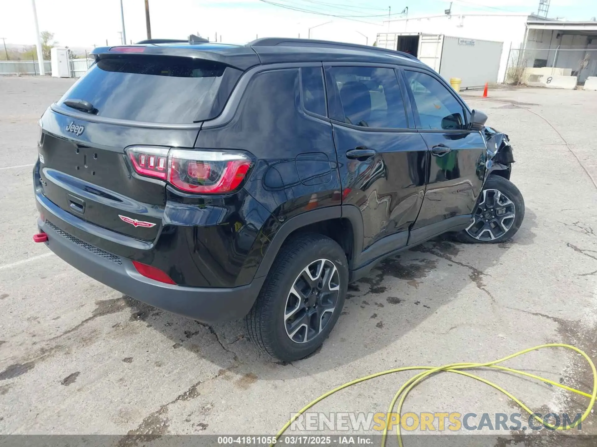 4 Photograph of a damaged car 3C4NJDDB7LT129673 JEEP COMPASS 2020