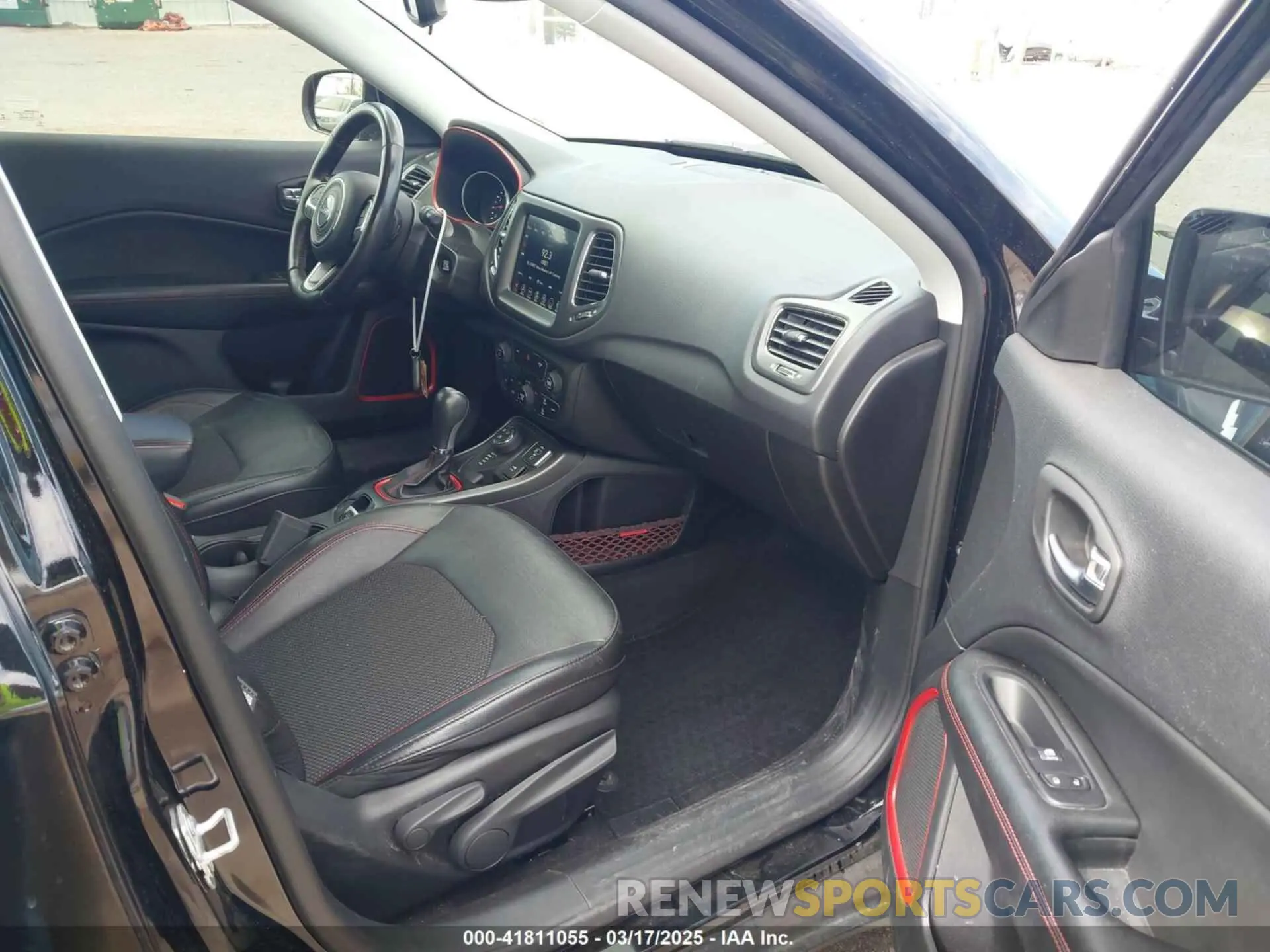 5 Photograph of a damaged car 3C4NJDDB7LT129673 JEEP COMPASS 2020