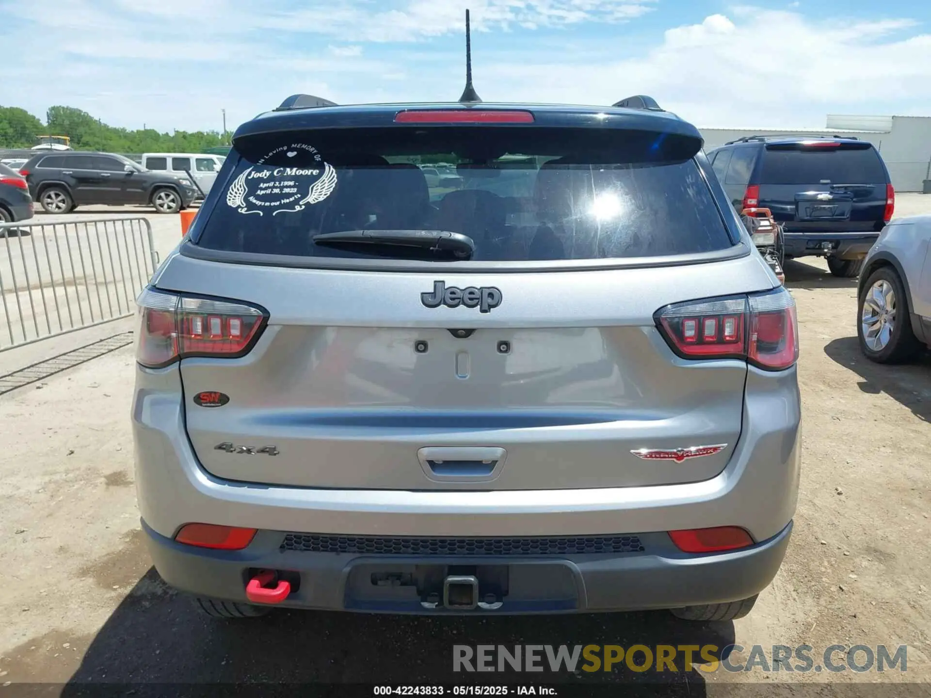 17 Photograph of a damaged car 3C4NJDDB7LT159532 JEEP COMPASS 2020