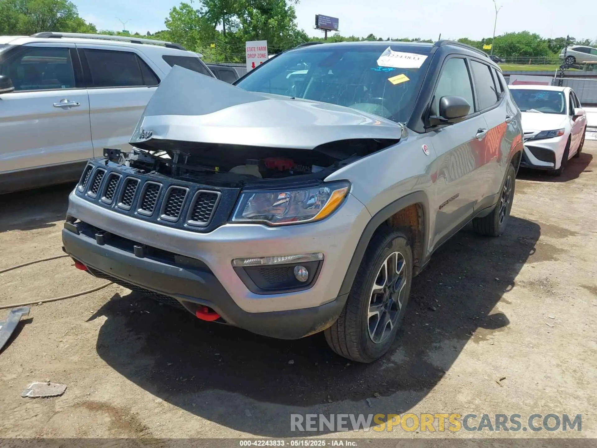 2 Photograph of a damaged car 3C4NJDDB7LT159532 JEEP COMPASS 2020