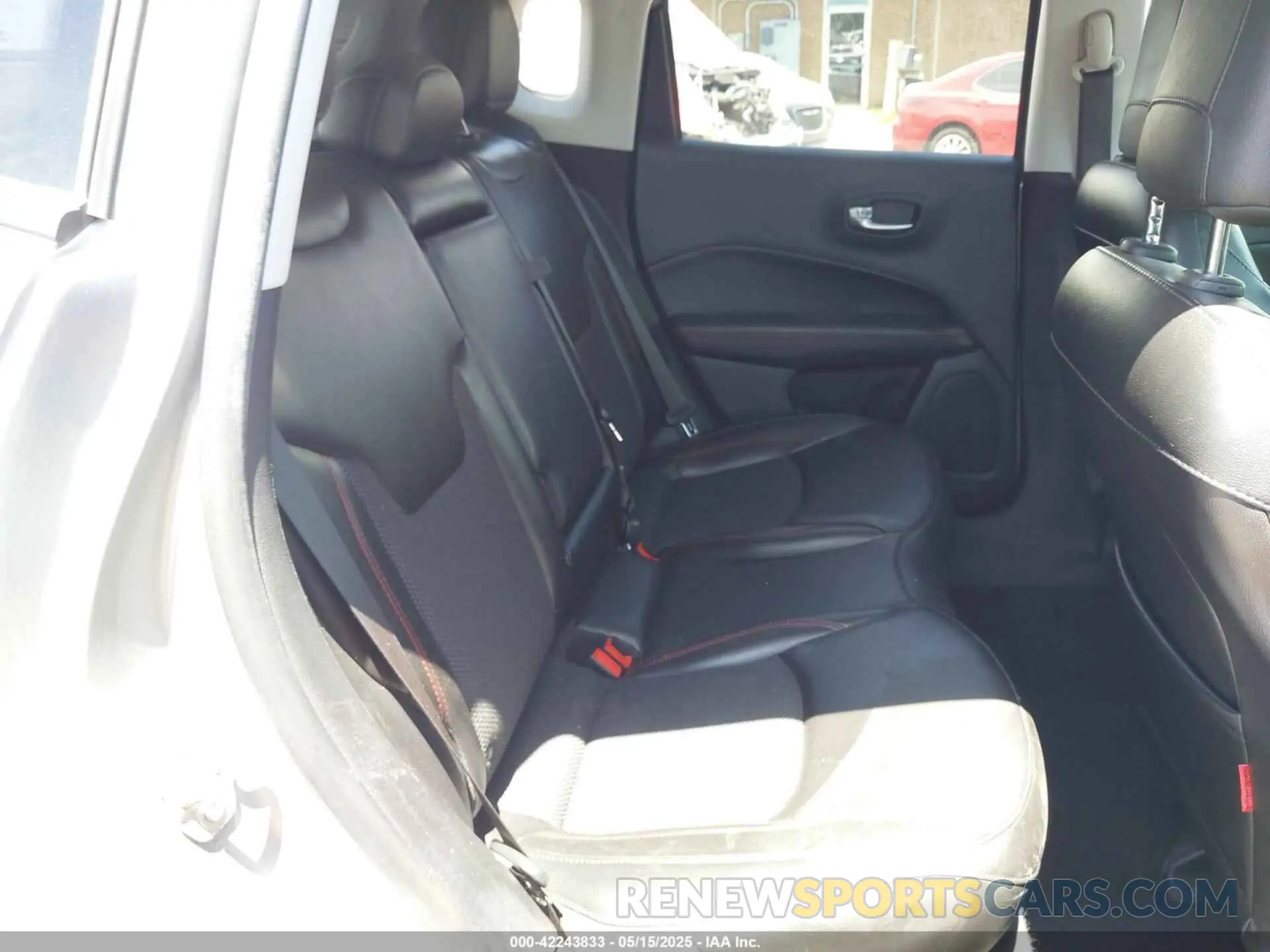 8 Photograph of a damaged car 3C4NJDDB7LT159532 JEEP COMPASS 2020