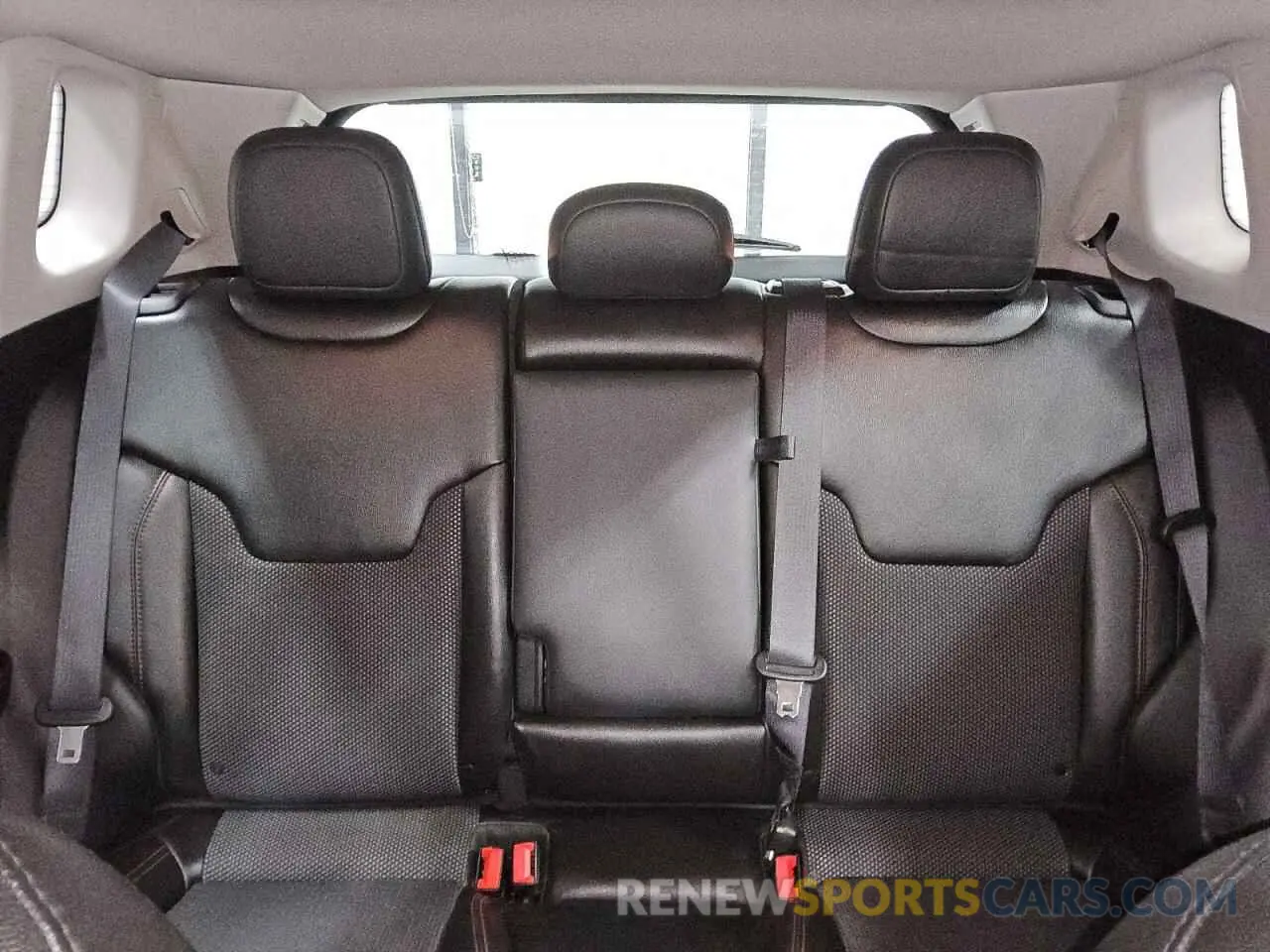 10 Photograph of a damaged car 3C4NJDDB7LT163533 JEEP COMPASS 2020