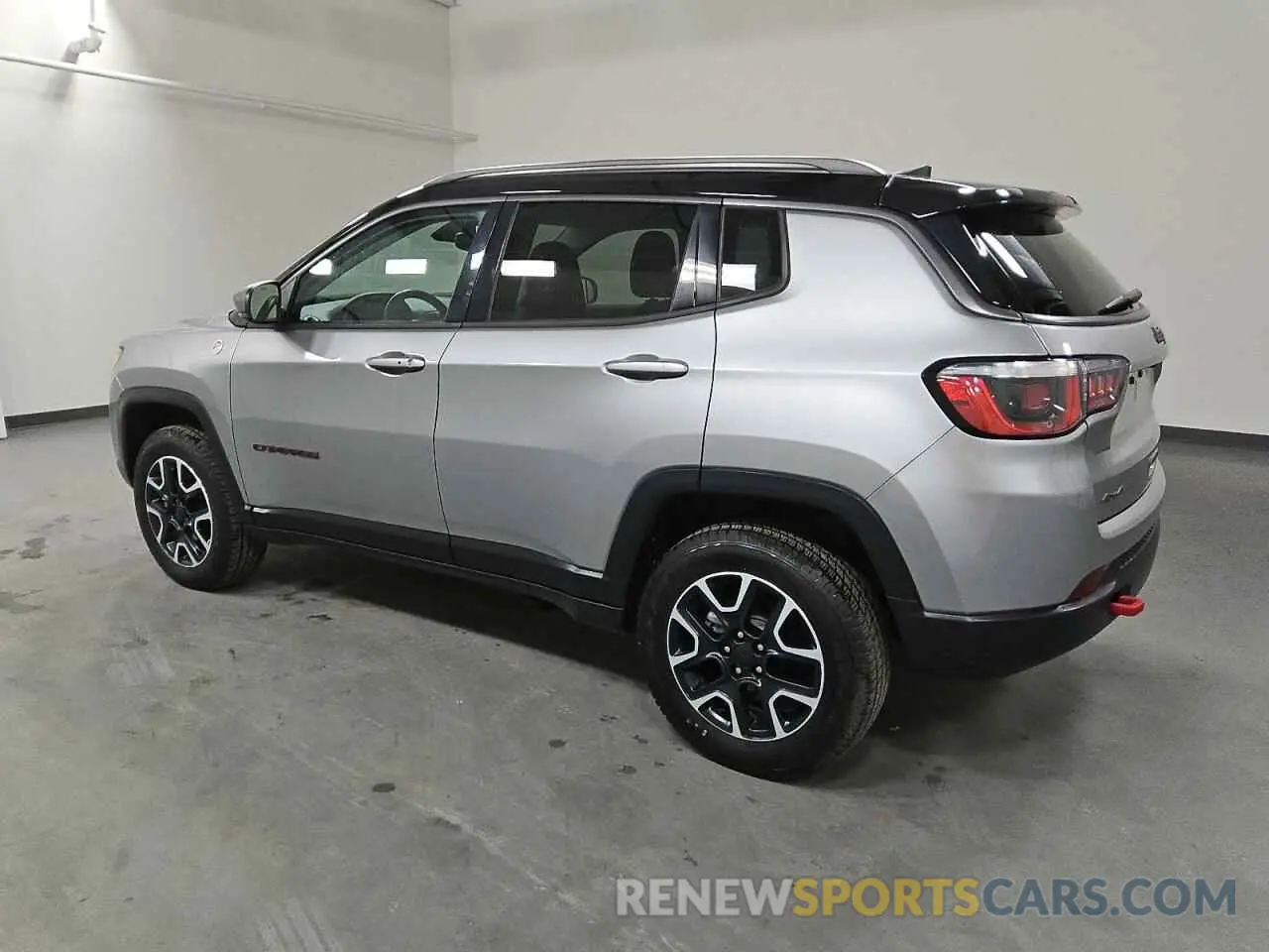 2 Photograph of a damaged car 3C4NJDDB7LT163533 JEEP COMPASS 2020