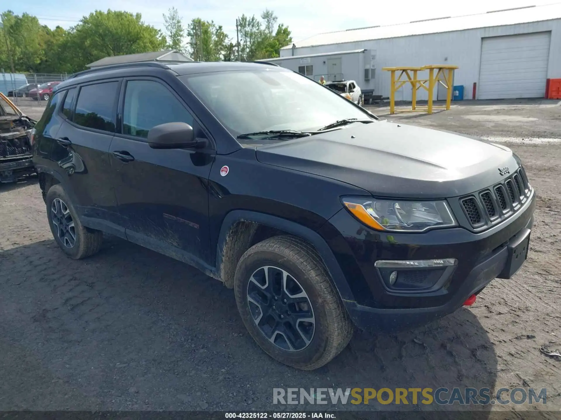 1 Photograph of a damaged car 3C4NJDDB7LT195317 JEEP COMPASS 2020