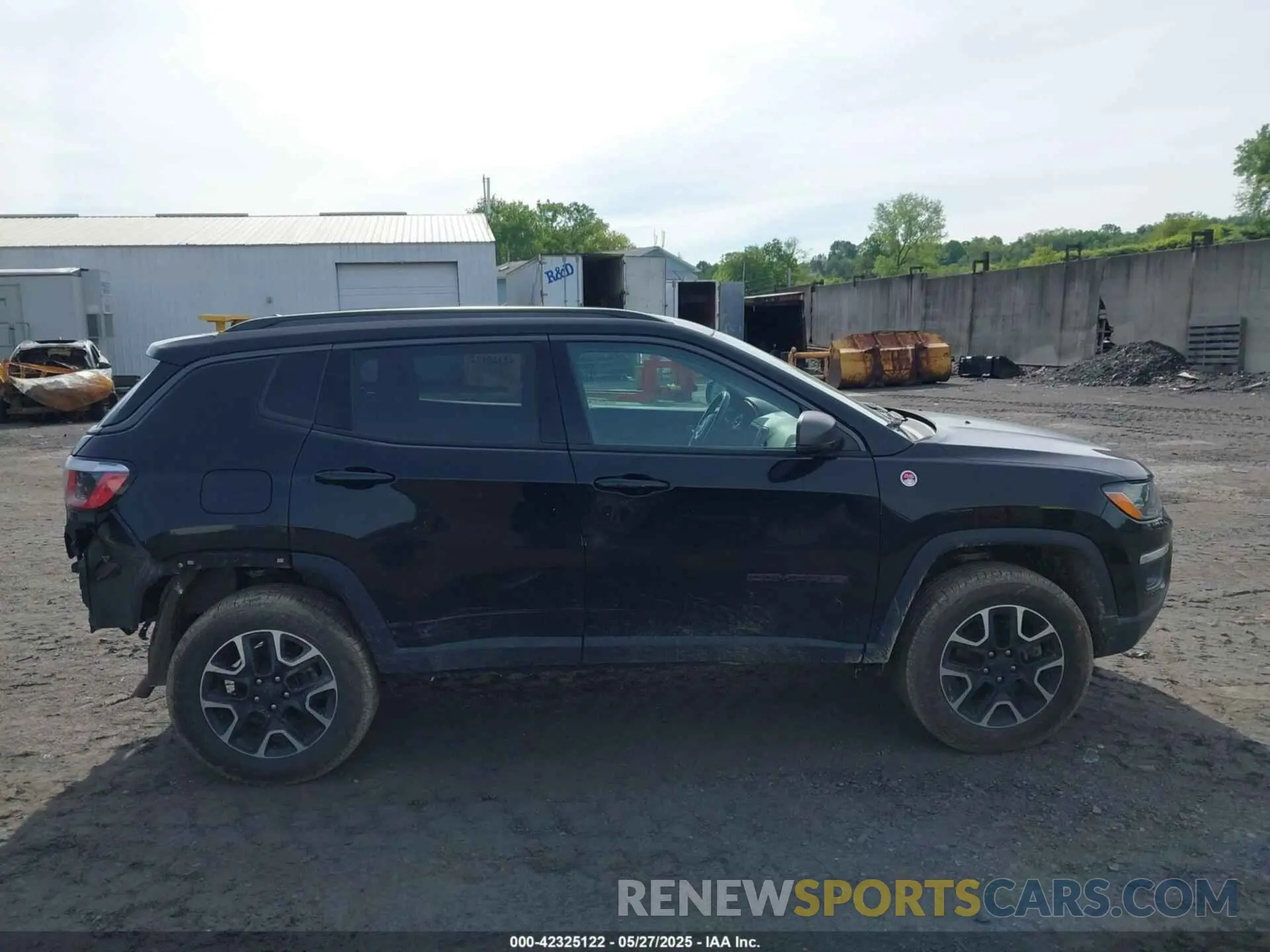 13 Photograph of a damaged car 3C4NJDDB7LT195317 JEEP COMPASS 2020