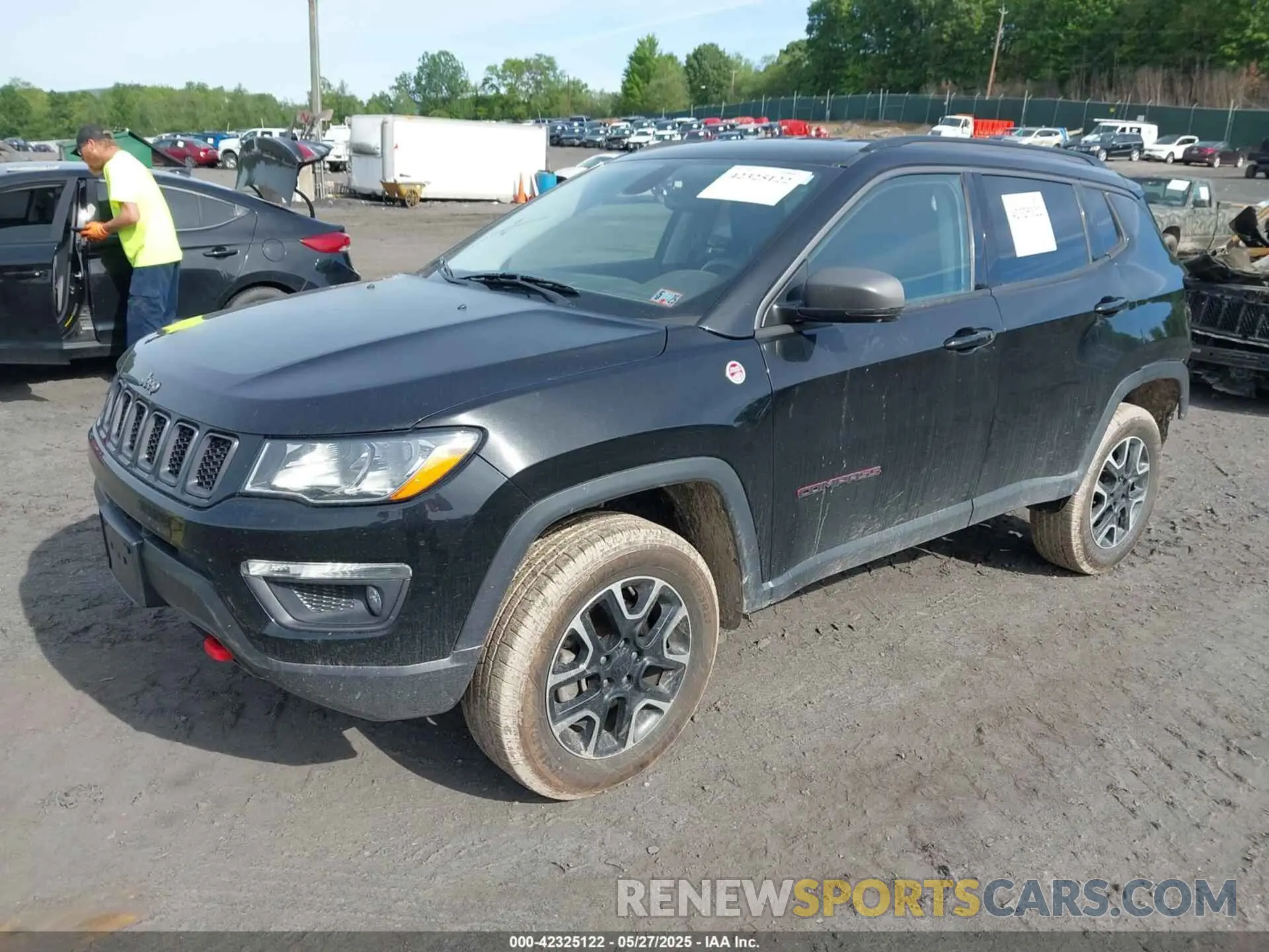 2 Photograph of a damaged car 3C4NJDDB7LT195317 JEEP COMPASS 2020
