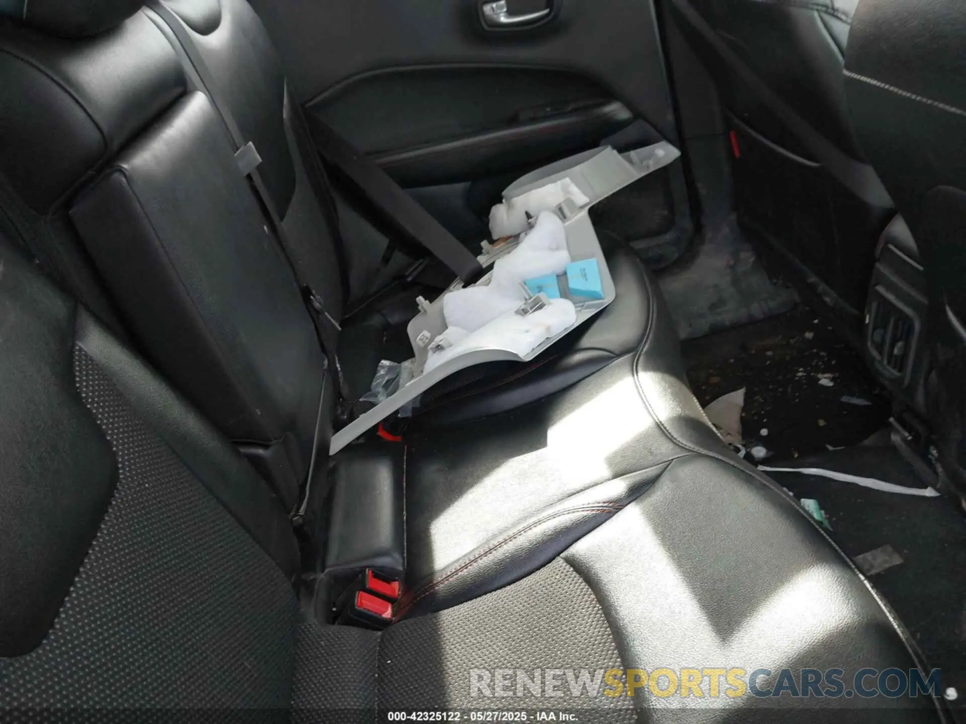 8 Photograph of a damaged car 3C4NJDDB7LT195317 JEEP COMPASS 2020