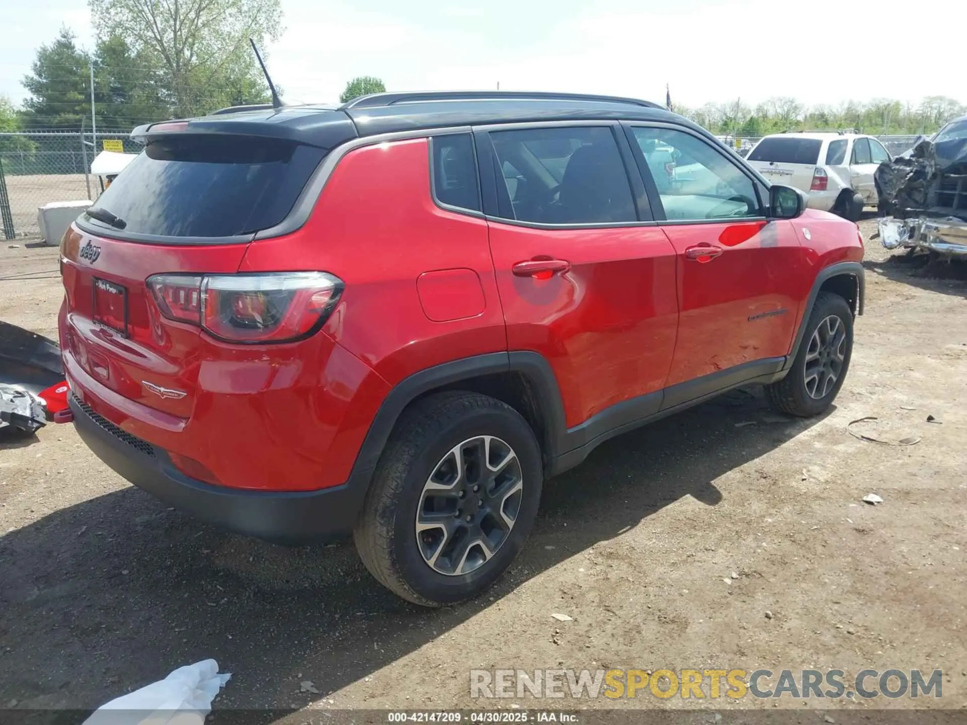 4 Photograph of a damaged car 3C4NJDDB7LT196242 JEEP COMPASS 2020