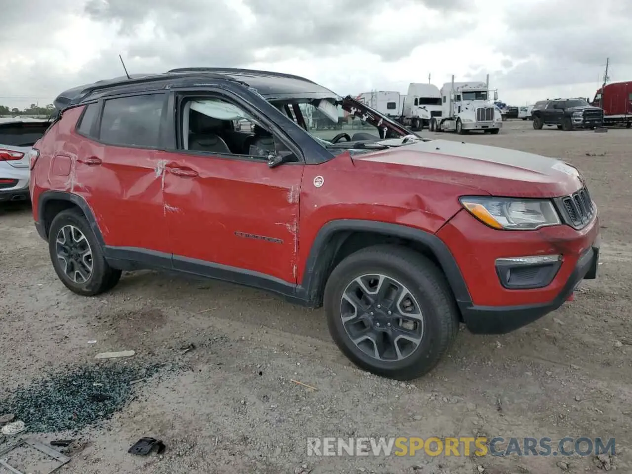 4 Photograph of a damaged car 3C4NJDDB7LT214691 JEEP COMPASS 2020