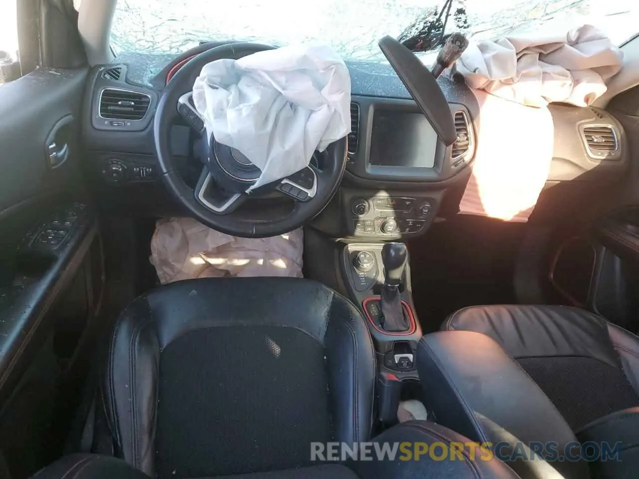 8 Photograph of a damaged car 3C4NJDDB8LT123705 JEEP COMPASS 2020