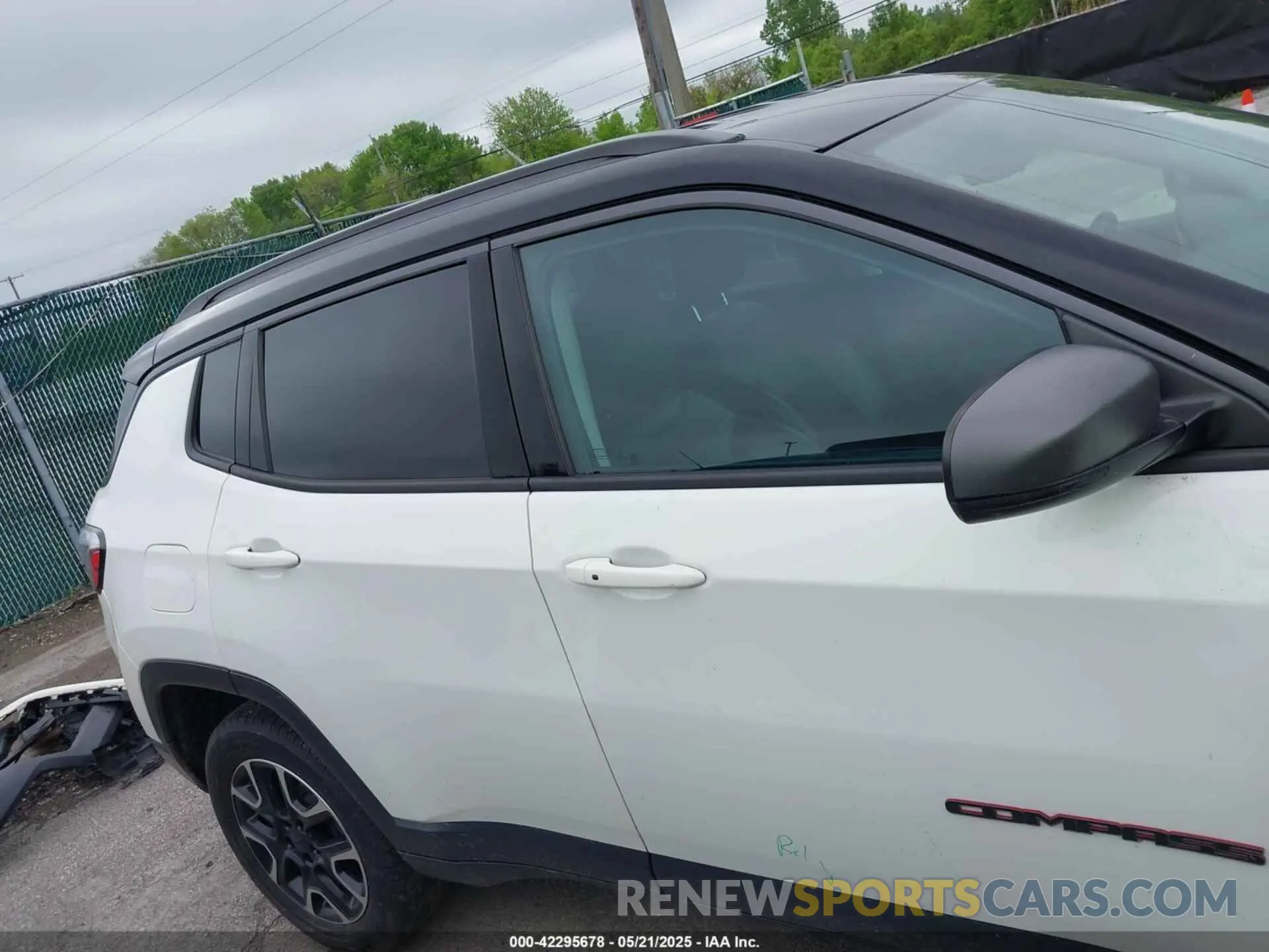 14 Photograph of a damaged car 3C4NJDDB8LT195584 JEEP COMPASS 2020