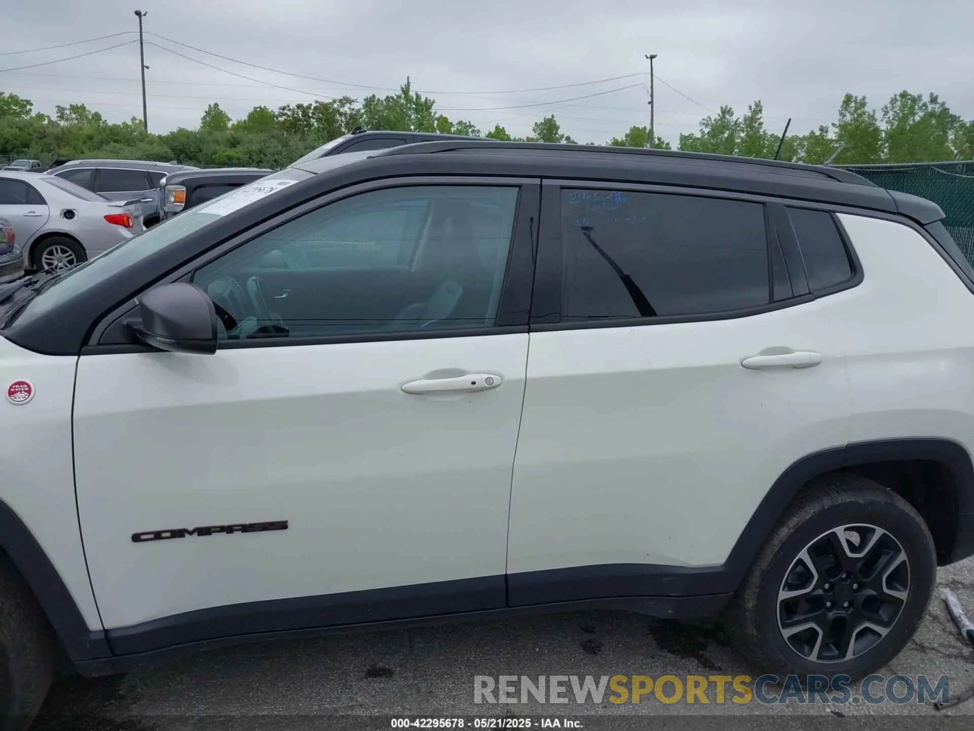 15 Photograph of a damaged car 3C4NJDDB8LT195584 JEEP COMPASS 2020
