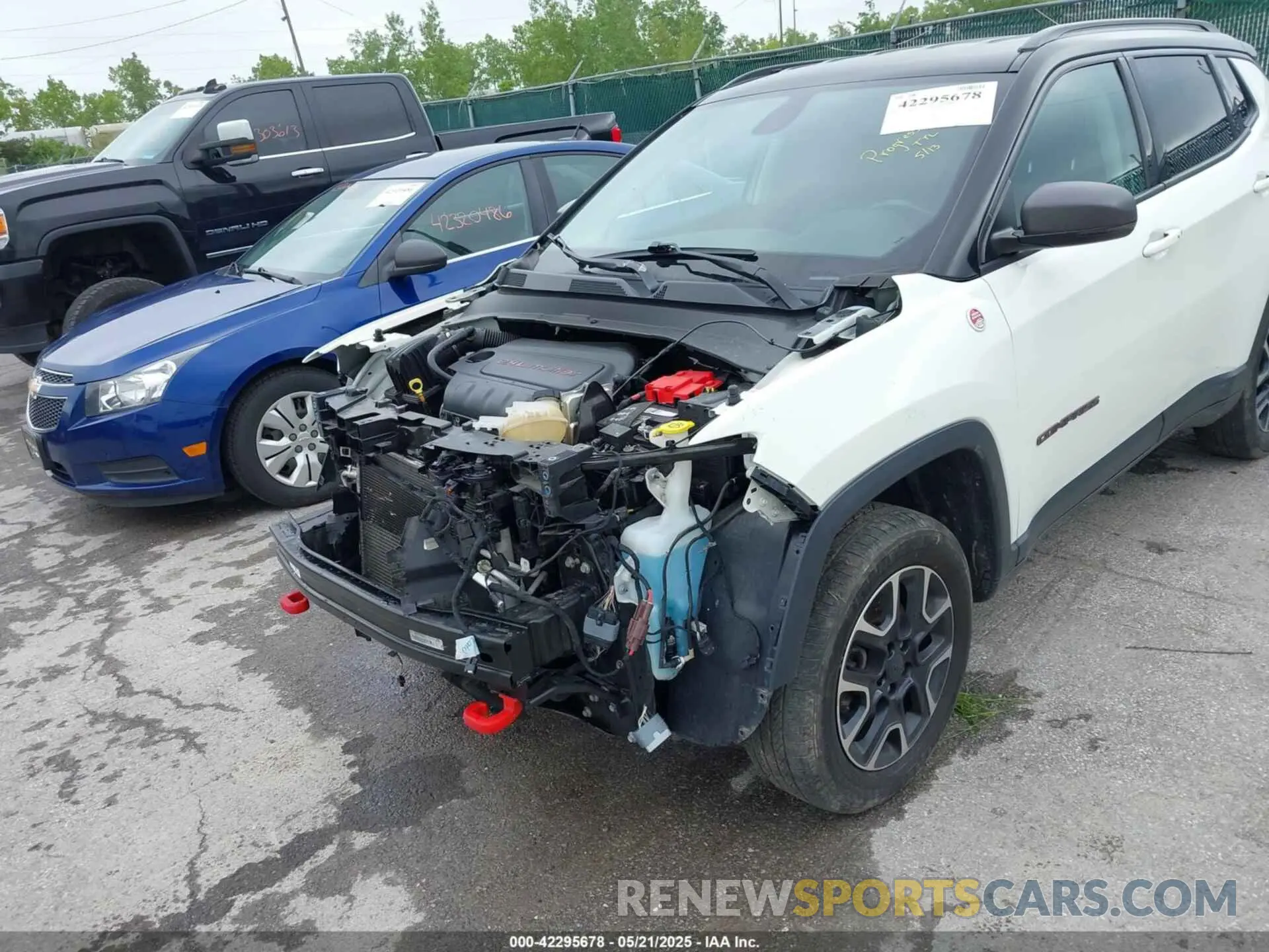 6 Photograph of a damaged car 3C4NJDDB8LT195584 JEEP COMPASS 2020