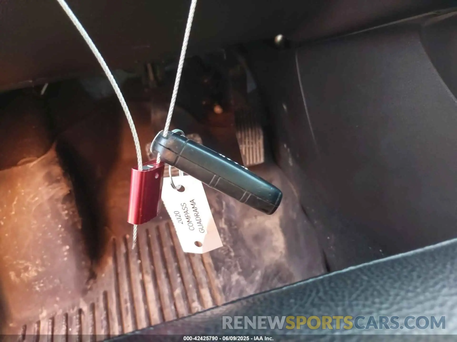 11 Photograph of a damaged car 3C4NJDDB8LT207880 JEEP COMPASS 2020