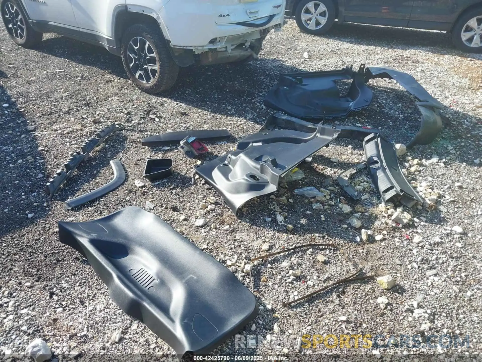 12 Photograph of a damaged car 3C4NJDDB8LT207880 JEEP COMPASS 2020