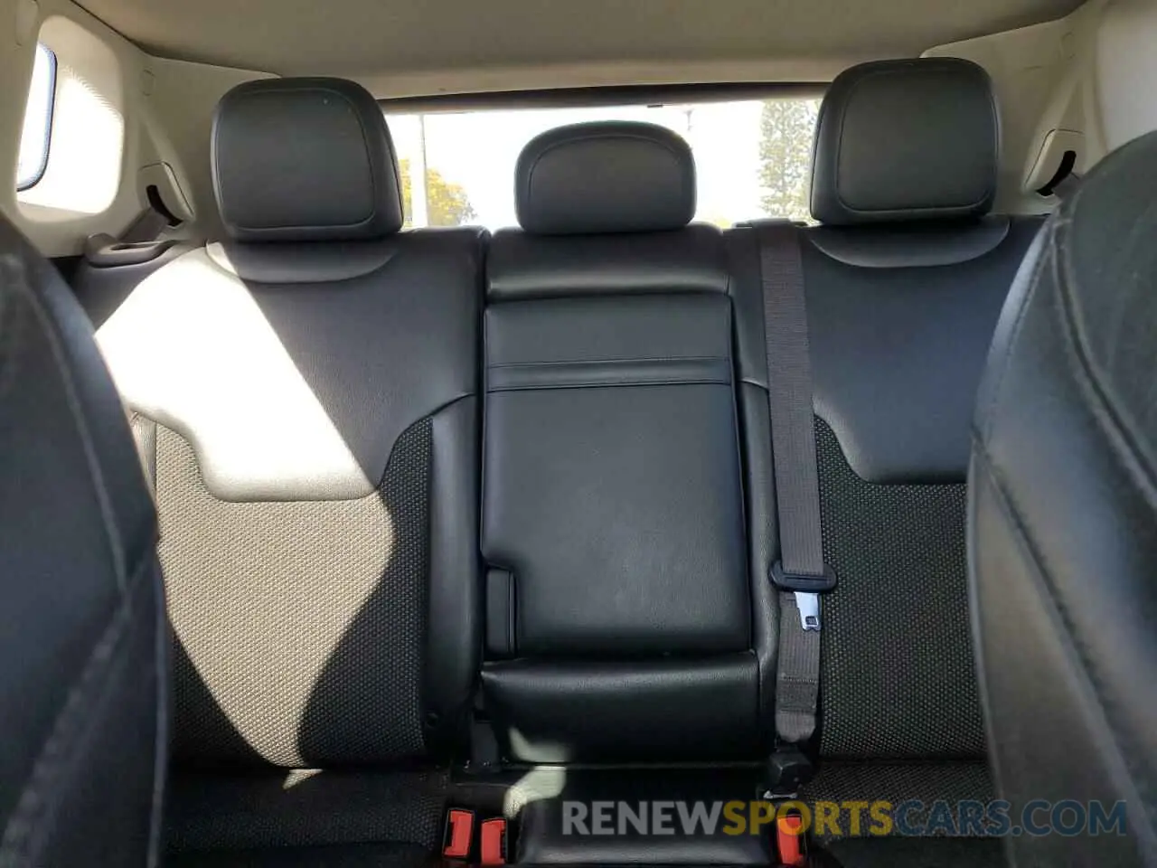 10 Photograph of a damaged car 3C4NJDDB9LT106573 JEEP COMPASS 2020
