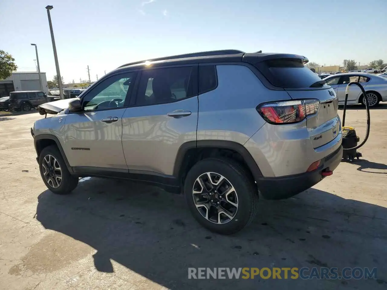 2 Photograph of a damaged car 3C4NJDDB9LT106573 JEEP COMPASS 2020
