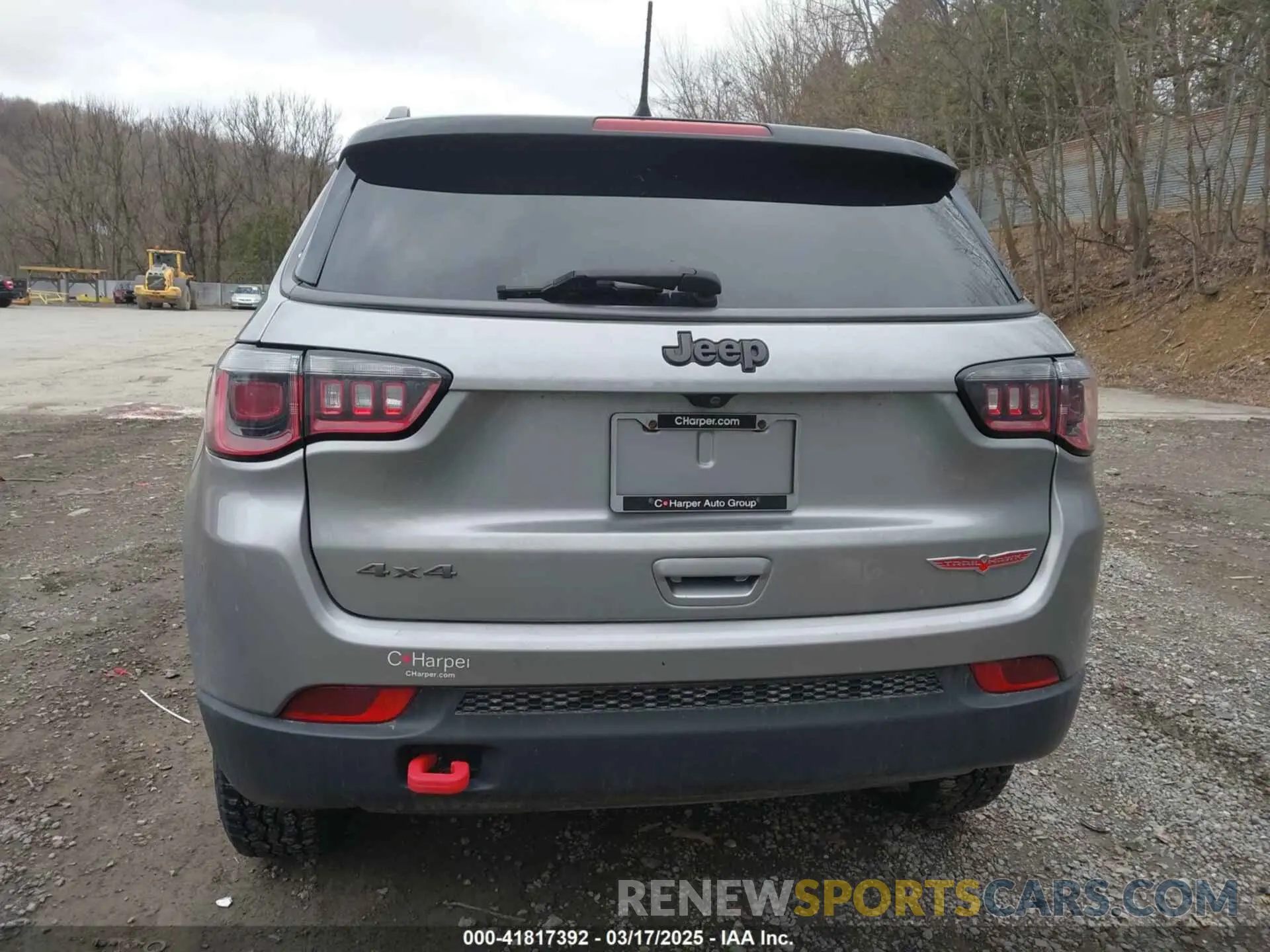 17 Photograph of a damaged car 3C4NJDDB9LT127231 JEEP COMPASS 2020