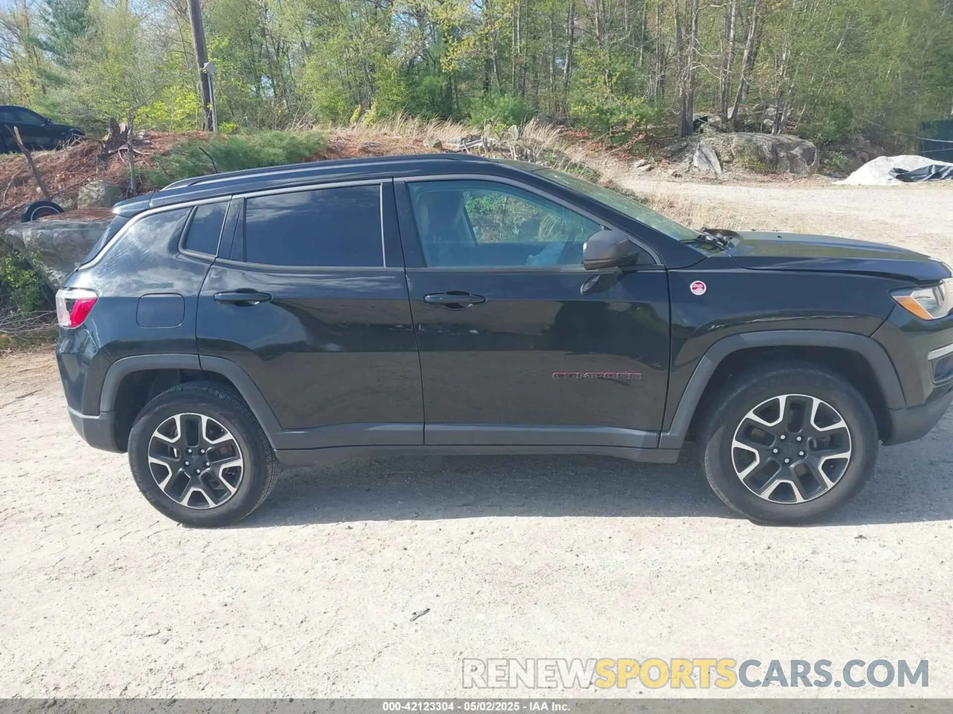 13 Photograph of a damaged car 3C4NJDDBXLT124130 JEEP COMPASS 2020