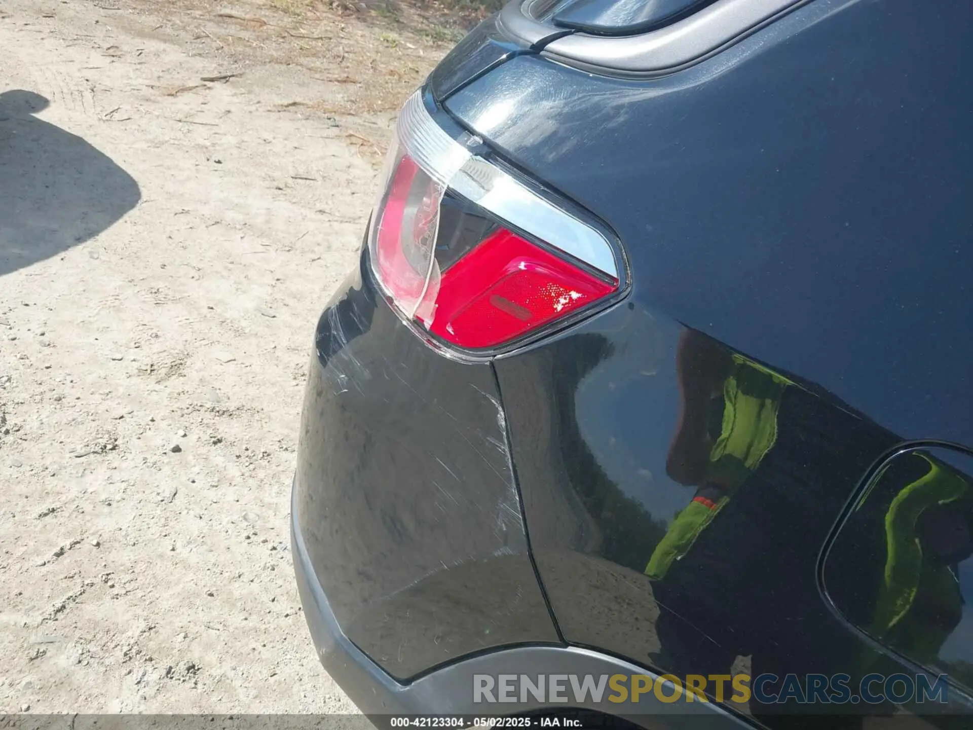18 Photograph of a damaged car 3C4NJDDBXLT124130 JEEP COMPASS 2020