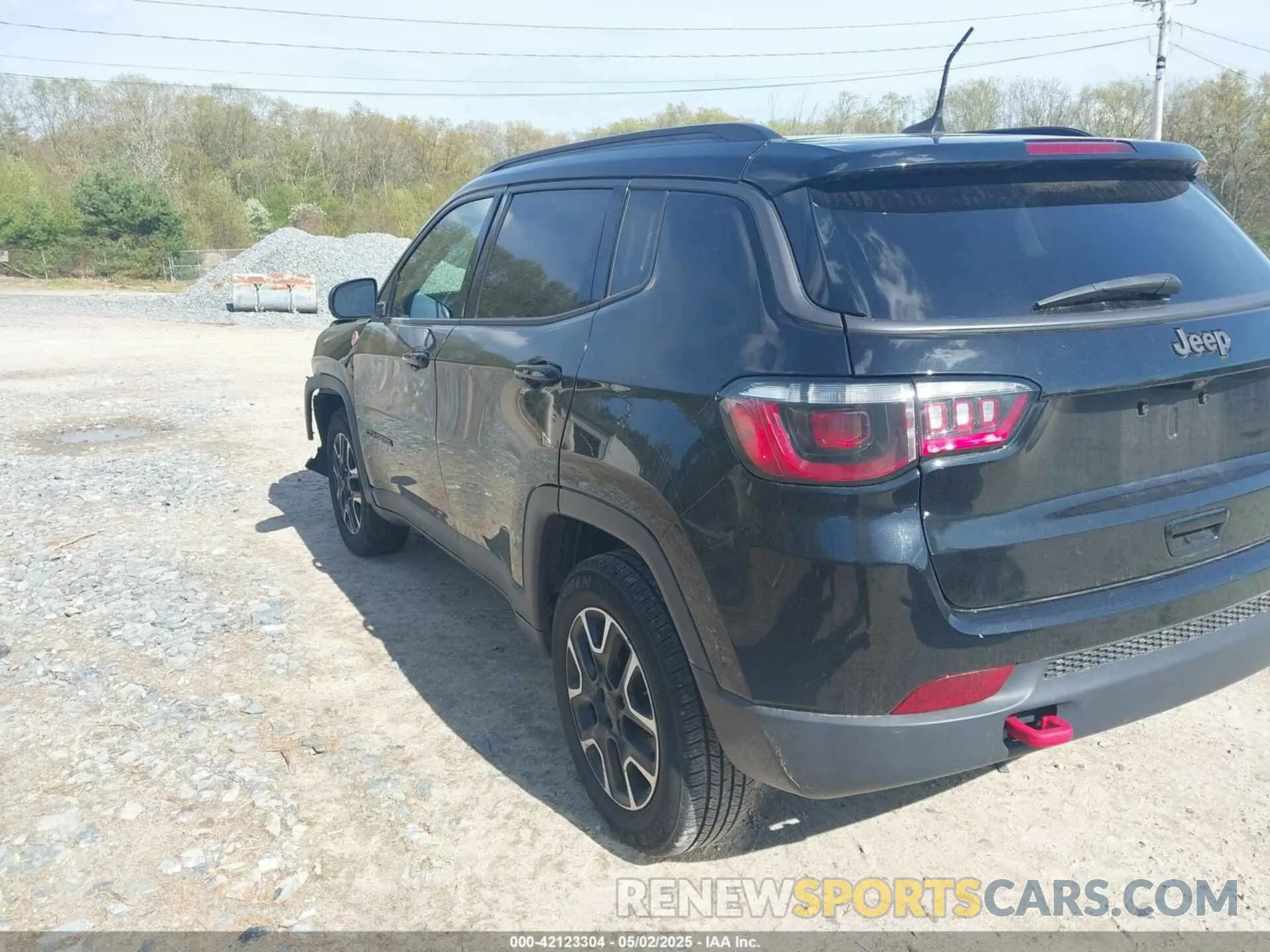 3 Photograph of a damaged car 3C4NJDDBXLT124130 JEEP COMPASS 2020