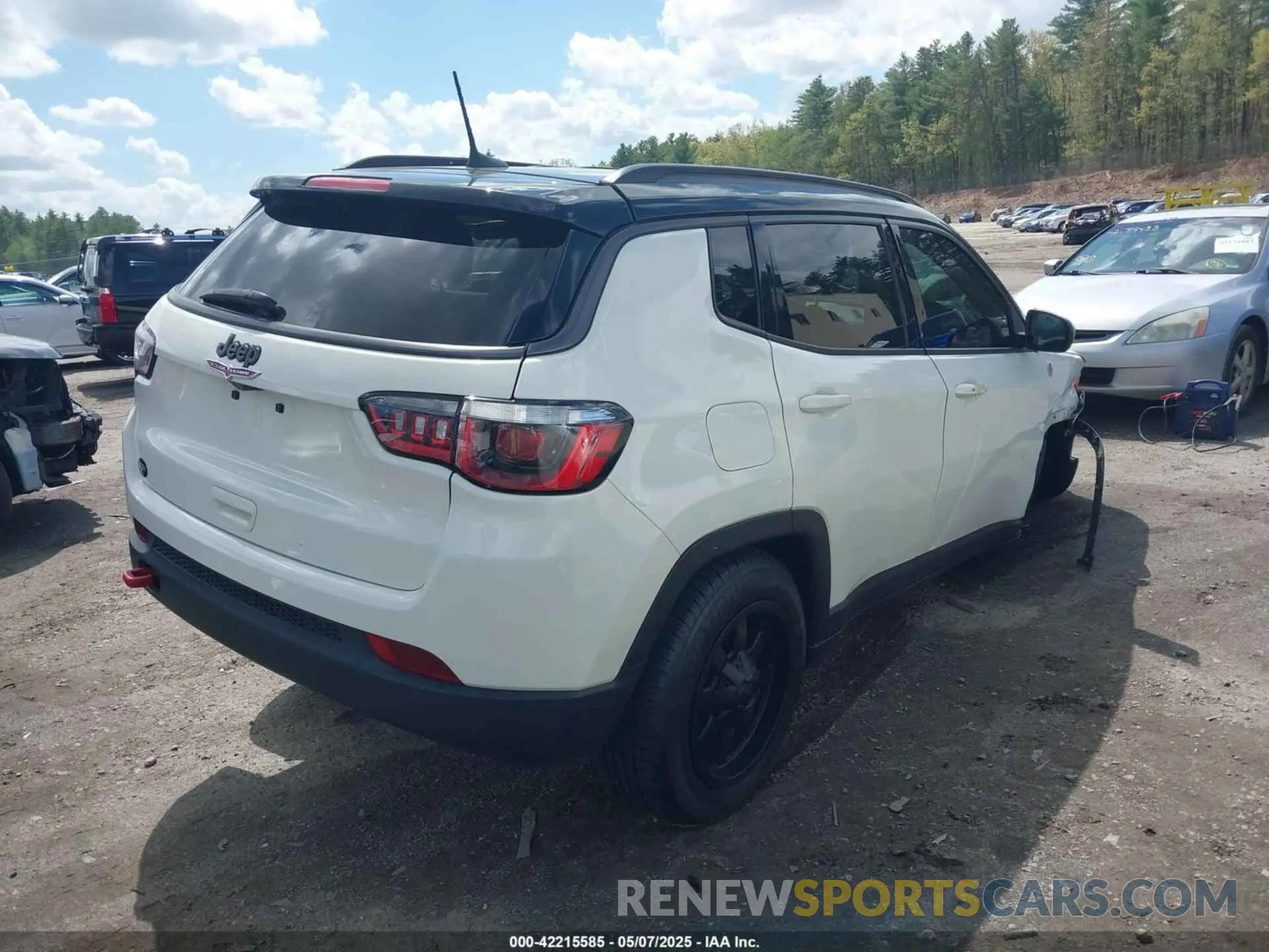 4 Photograph of a damaged car 3C4NJDDBXLT189303 JEEP COMPASS 2020