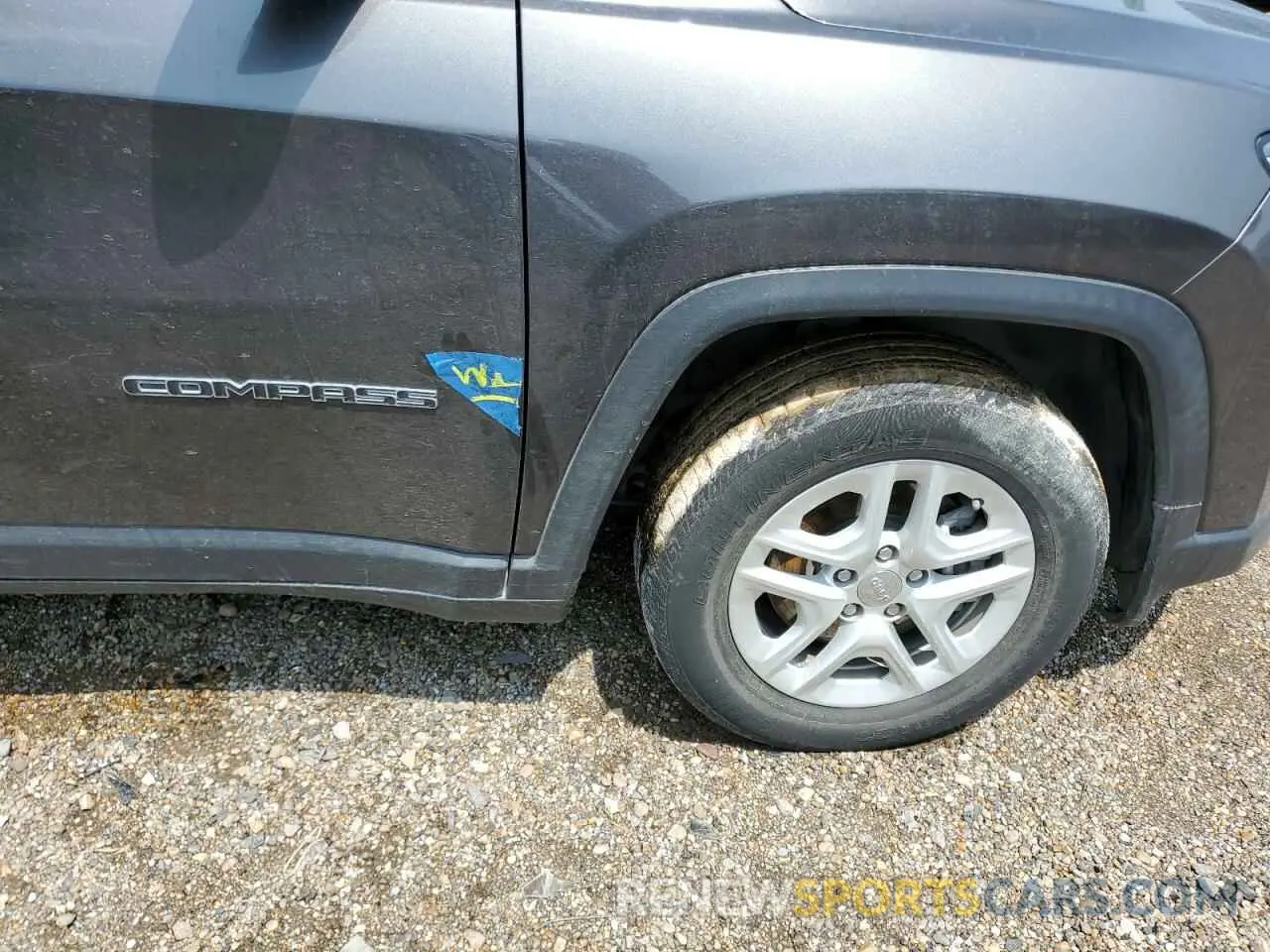 13 Photograph of a damaged car 3C4NJCAB0MT508482 JEEP COMPASS 2021