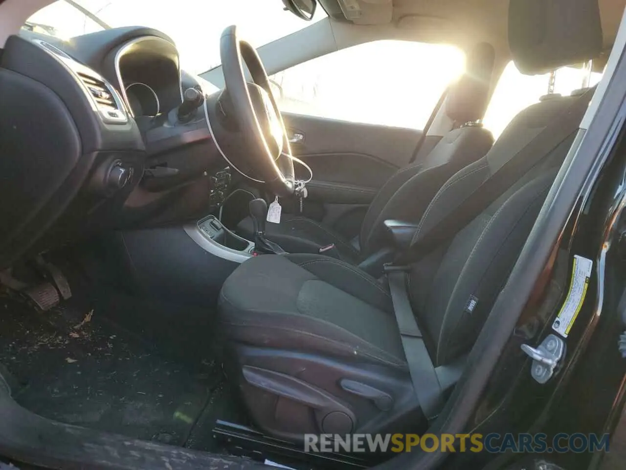 7 Photograph of a damaged car 3C4NJCAB1MT576953 JEEP COMPASS 2021