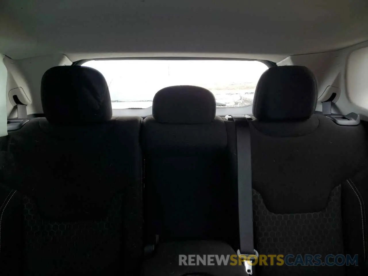 10 Photograph of a damaged car 3C4NJCAB1MT576970 JEEP COMPASS 2021