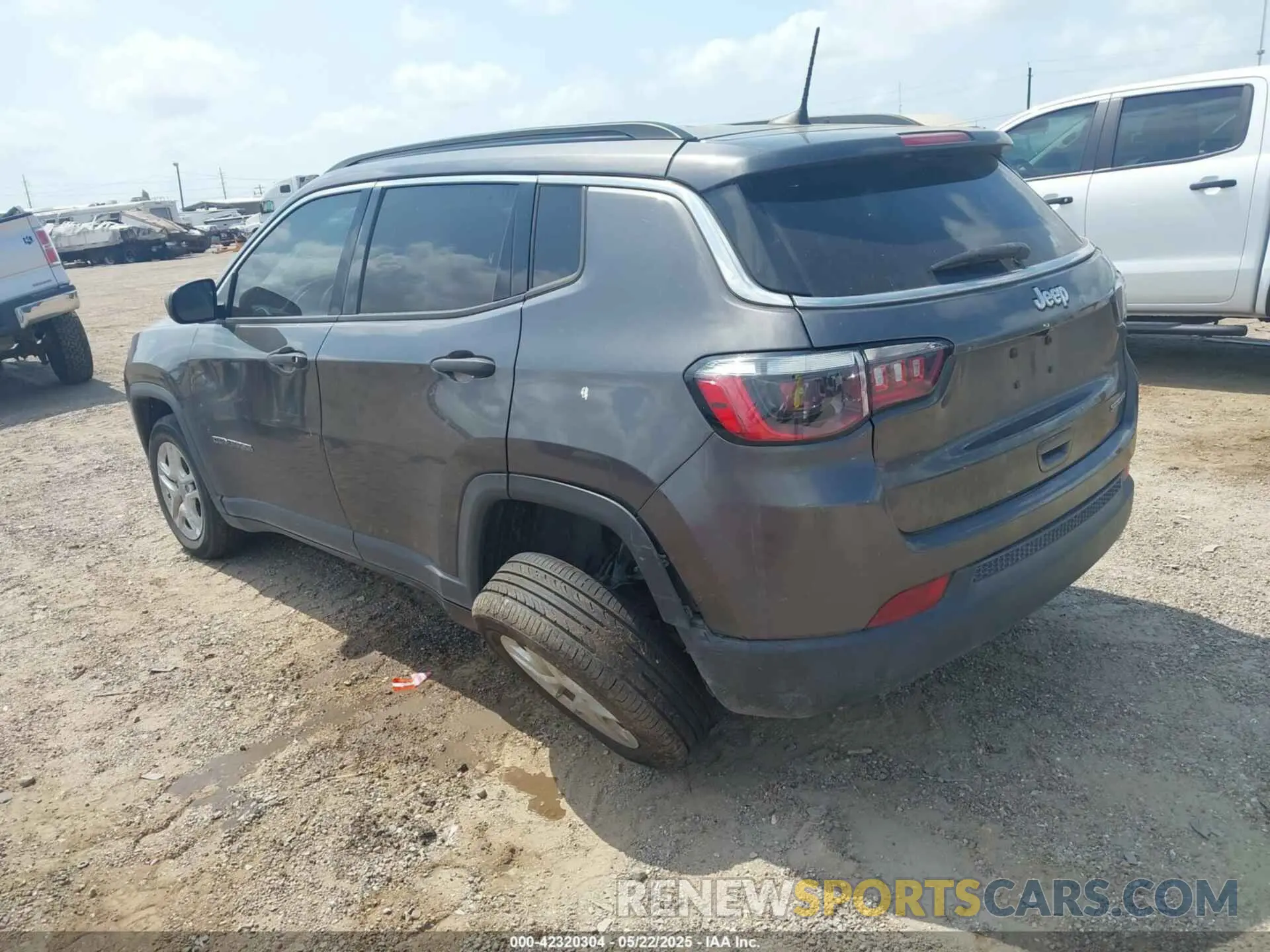 3 Photograph of a damaged car 3C4NJCAB3MT570930 JEEP COMPASS 2021