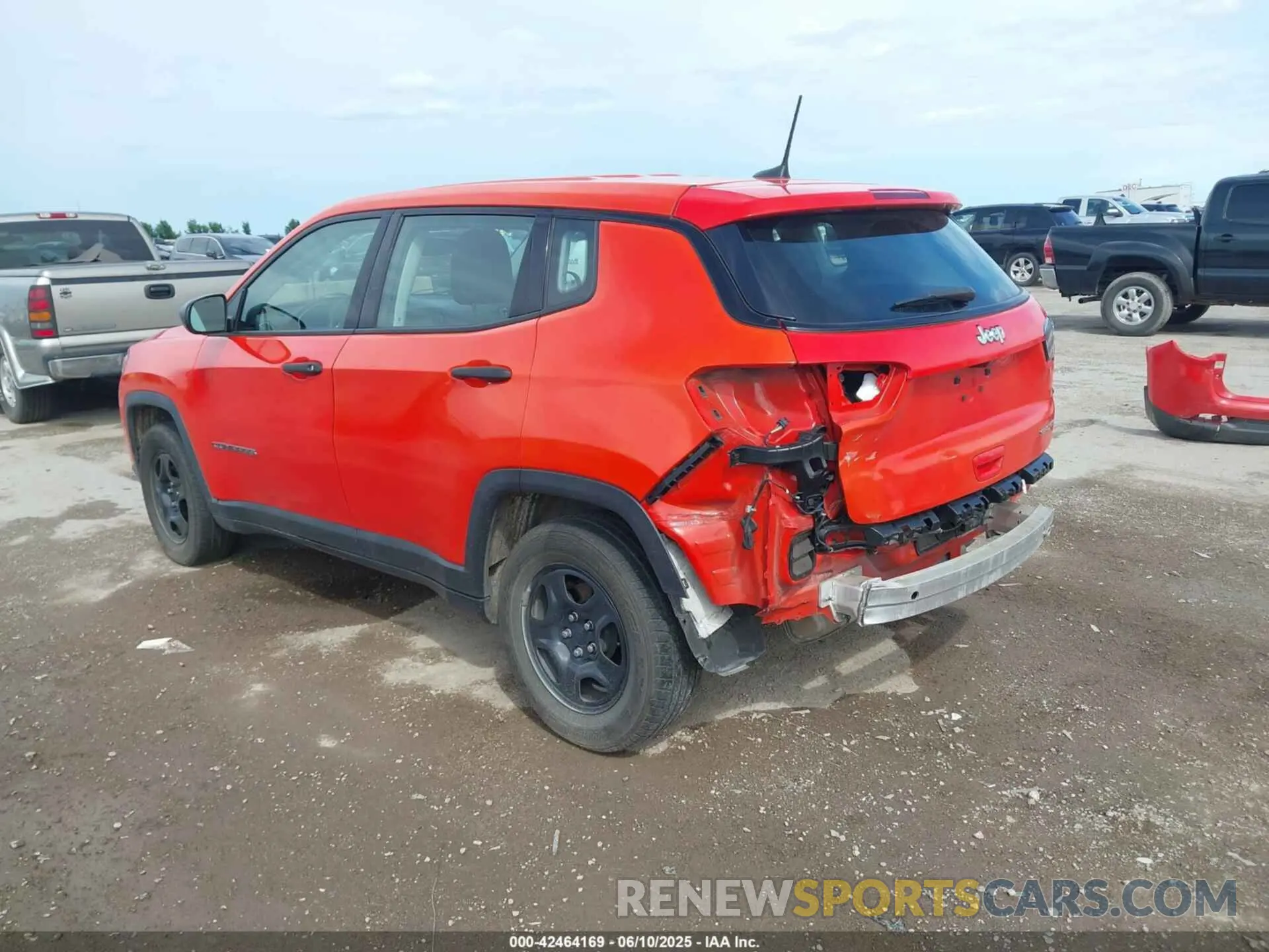 3 Photograph of a damaged car 3C4NJCAB5MT508400 JEEP COMPASS 2021