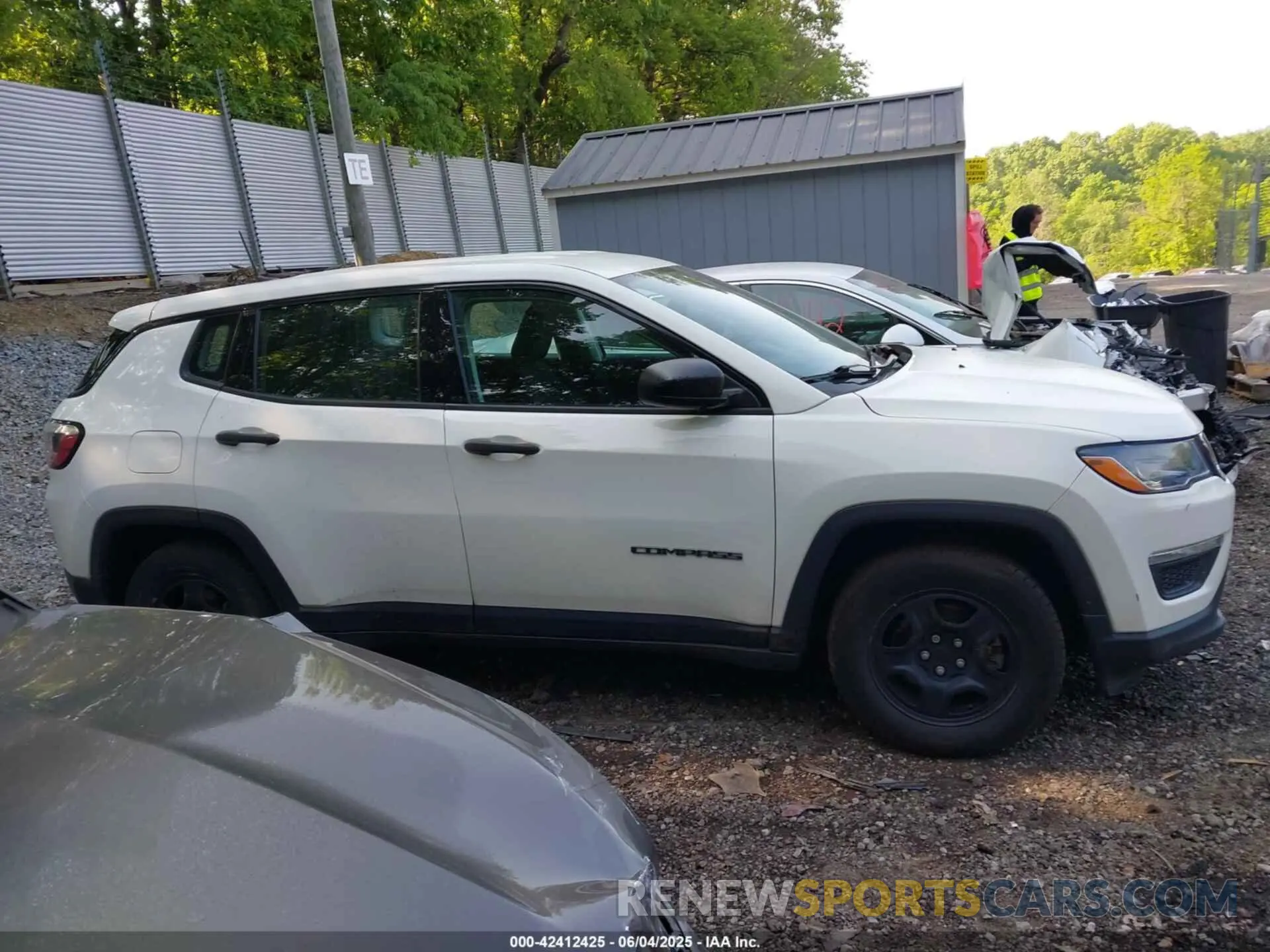 13 Photograph of a damaged car 3C4NJCABXMT560279 JEEP COMPASS 2021